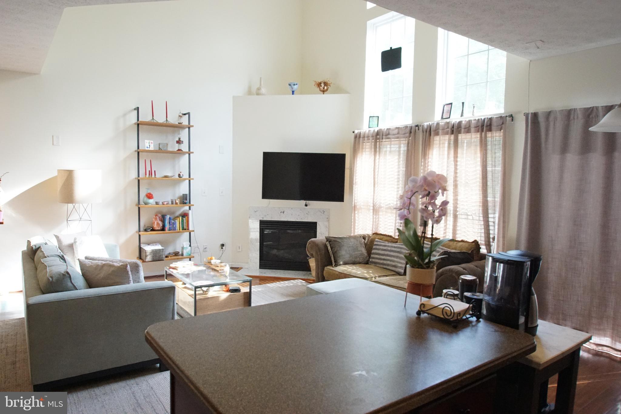 HOLLY WOODS - Residential