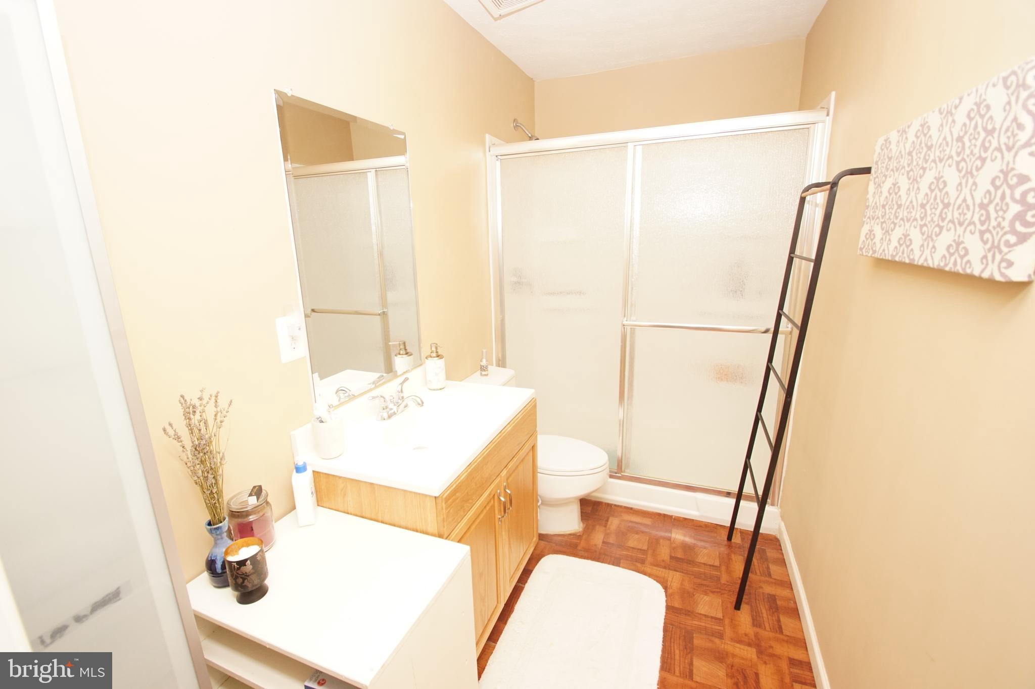 HOLLY WOODS - Residential