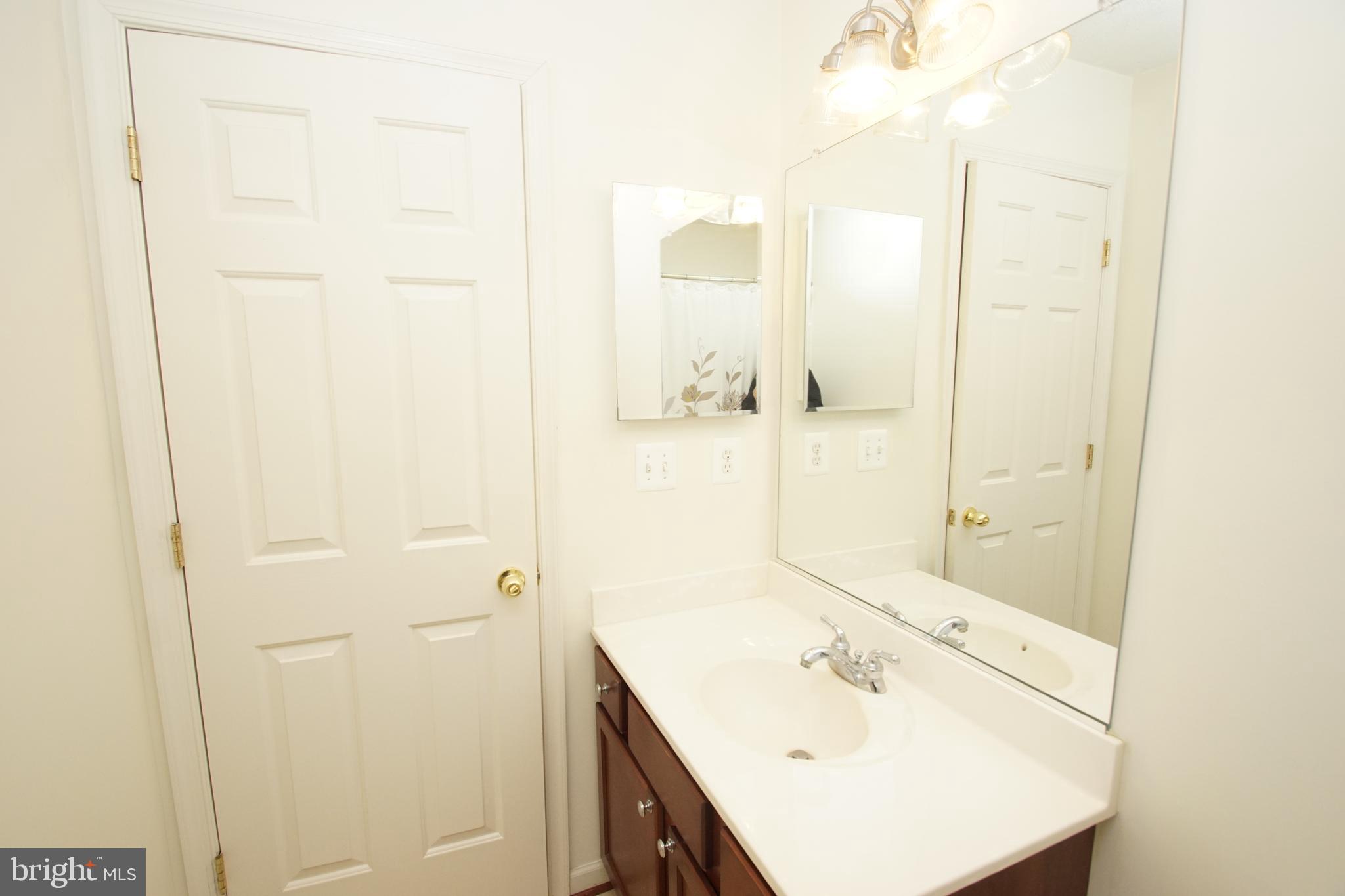 HOLLY WOODS - Residential