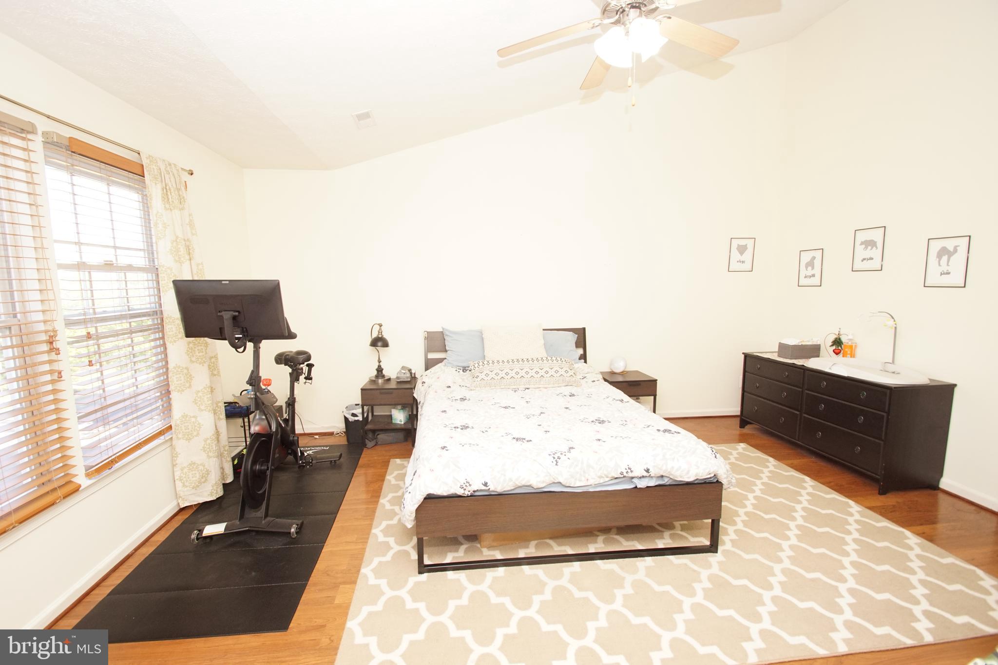 HOLLY WOODS - Residential