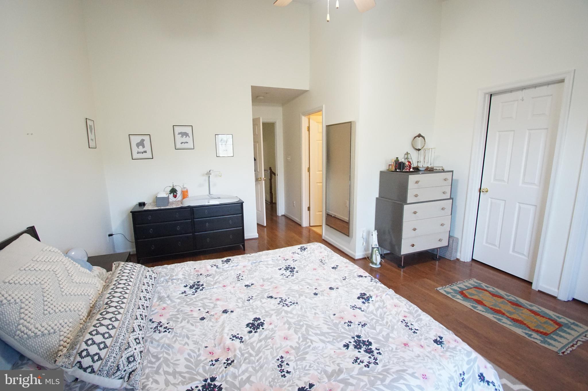 HOLLY WOODS - Residential