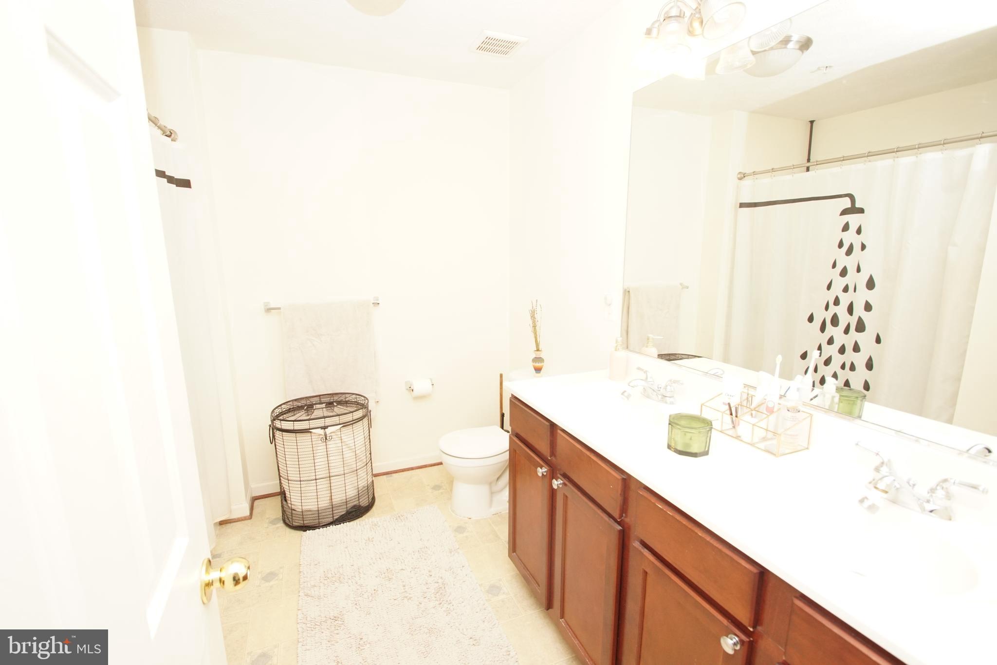 HOLLY WOODS - Residential