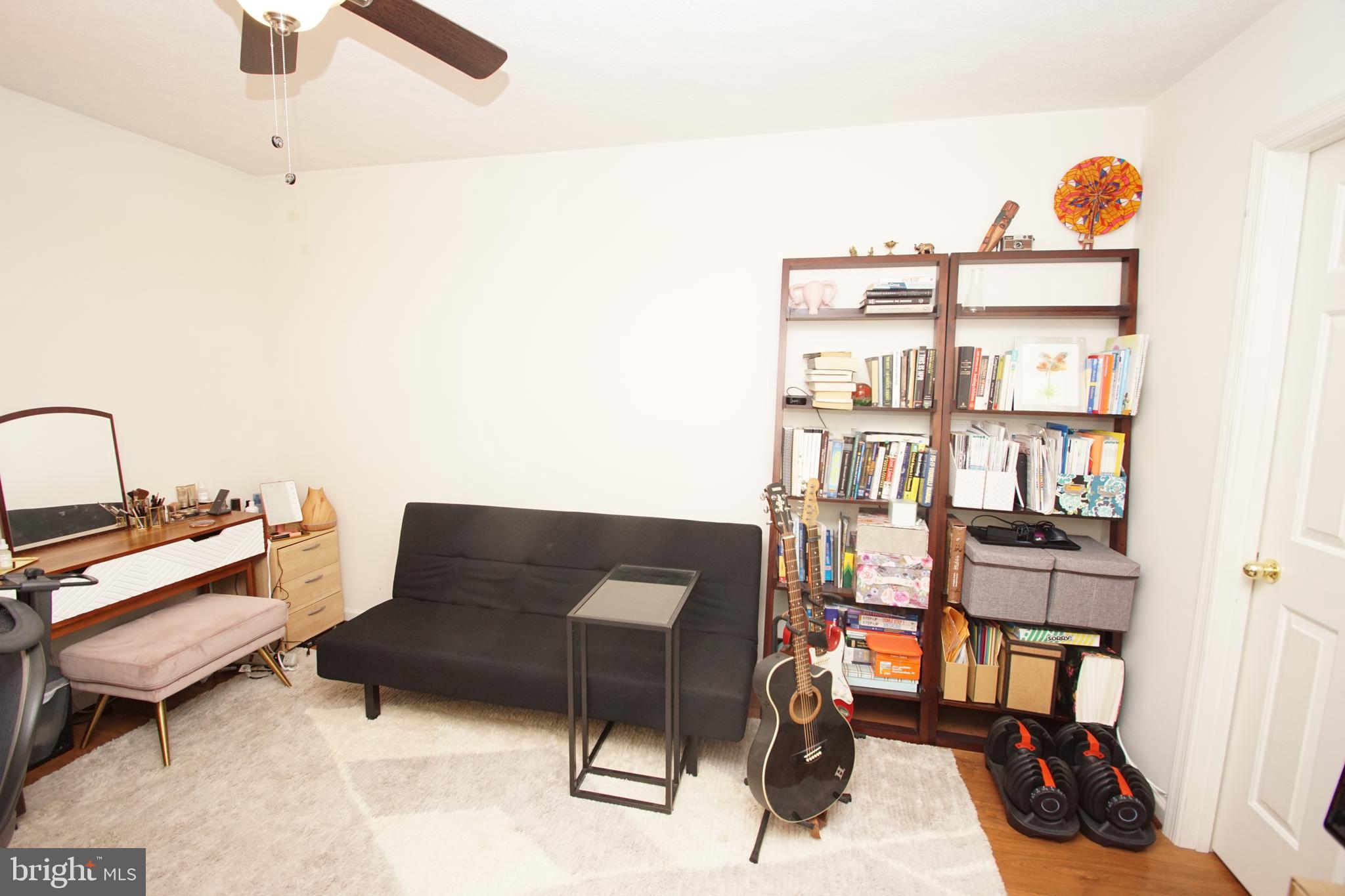 HOLLY WOODS - Residential