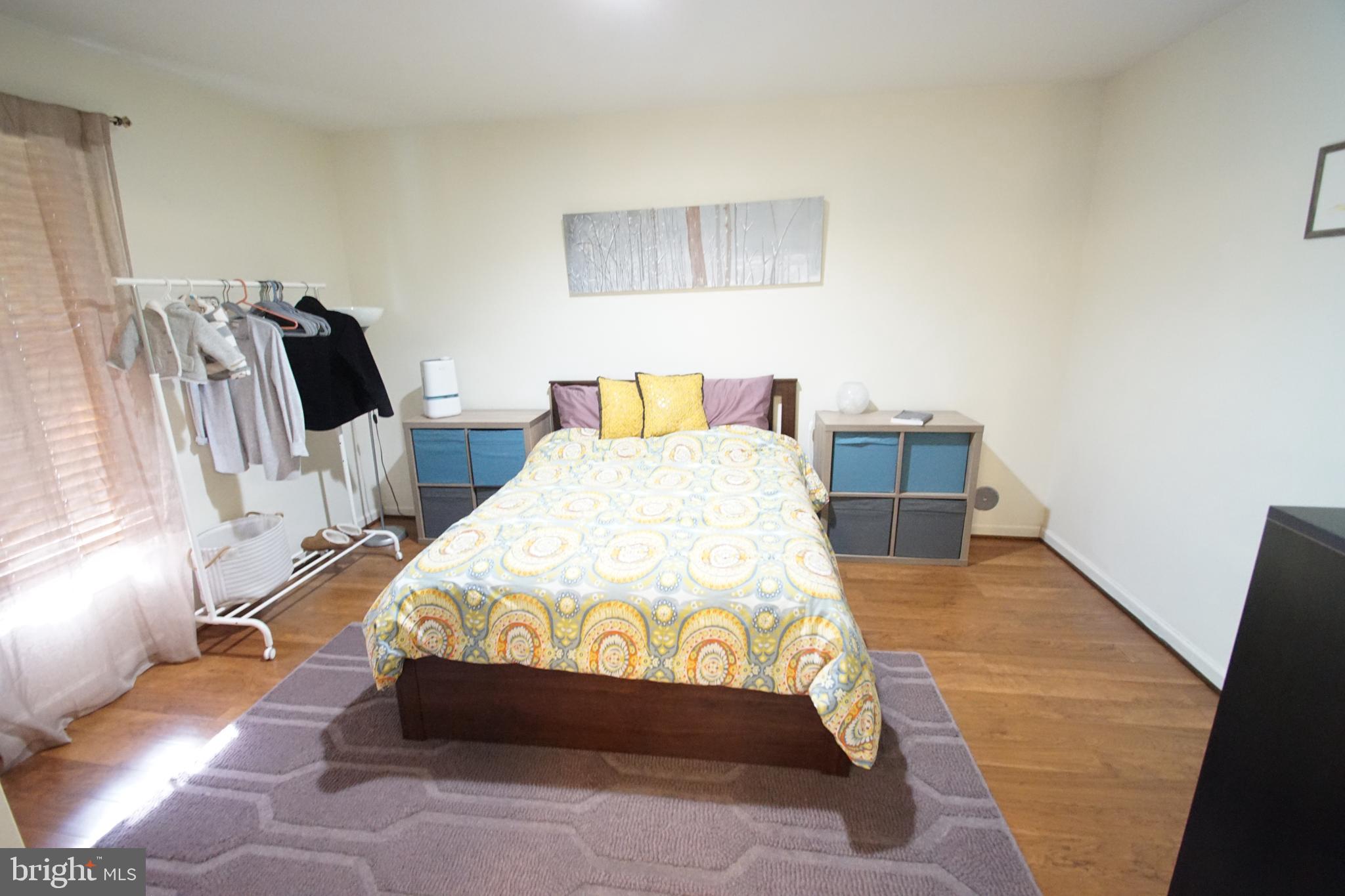 HOLLY WOODS - Residential