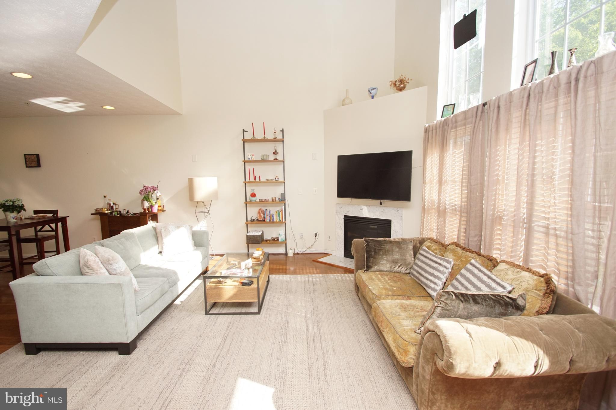 HOLLY WOODS - Residential