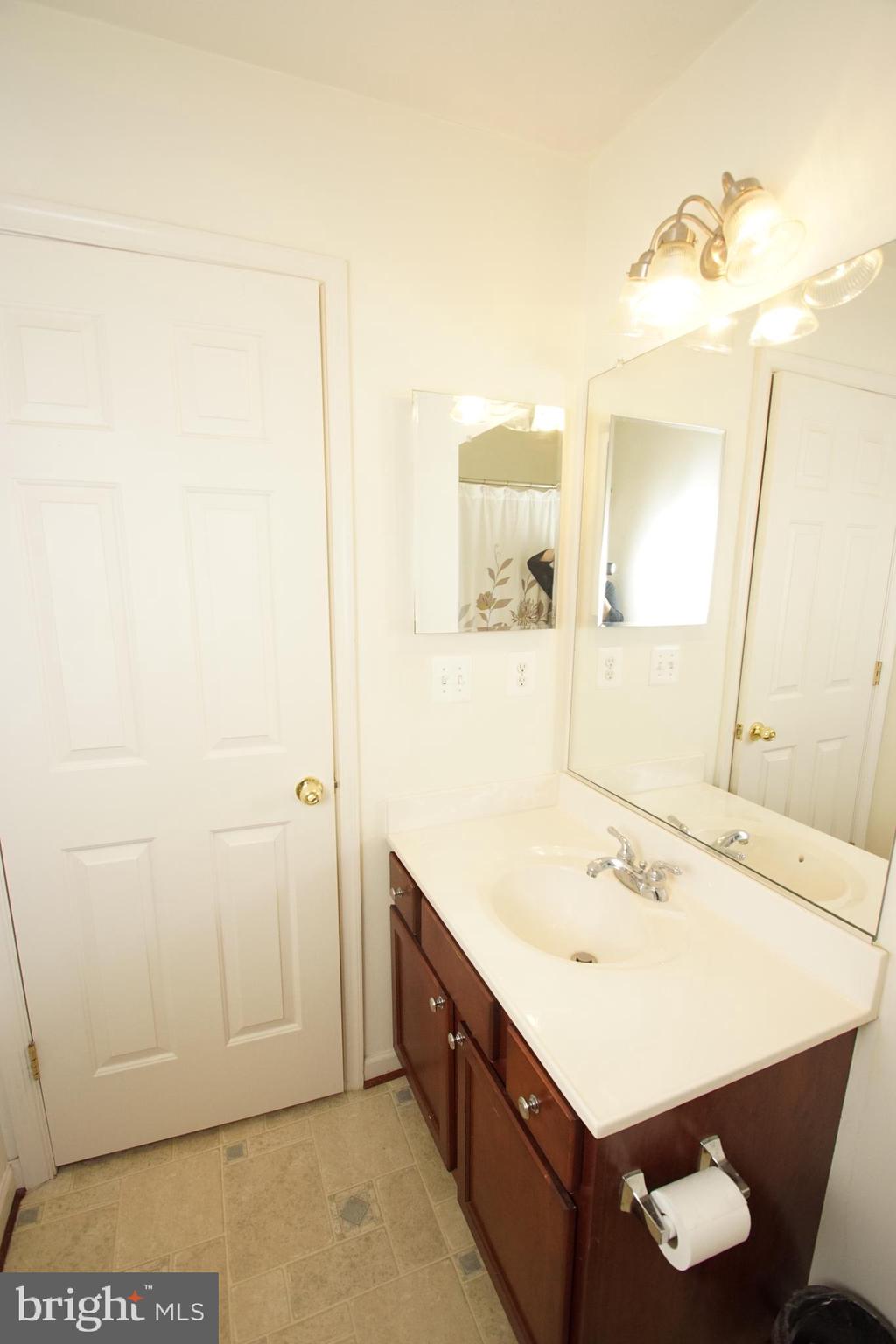 HOLLY WOODS - Residential