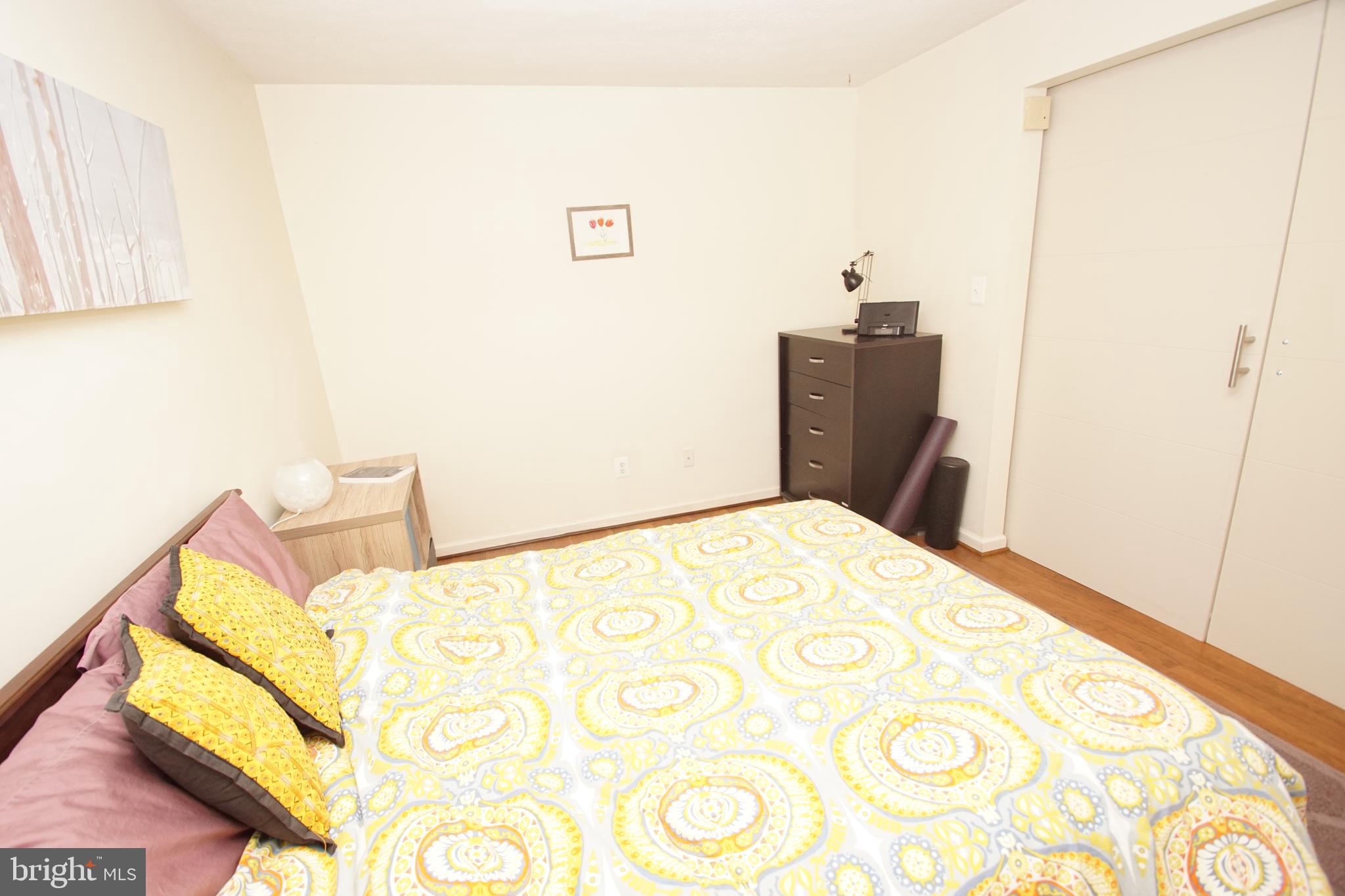 HOLLY WOODS - Residential