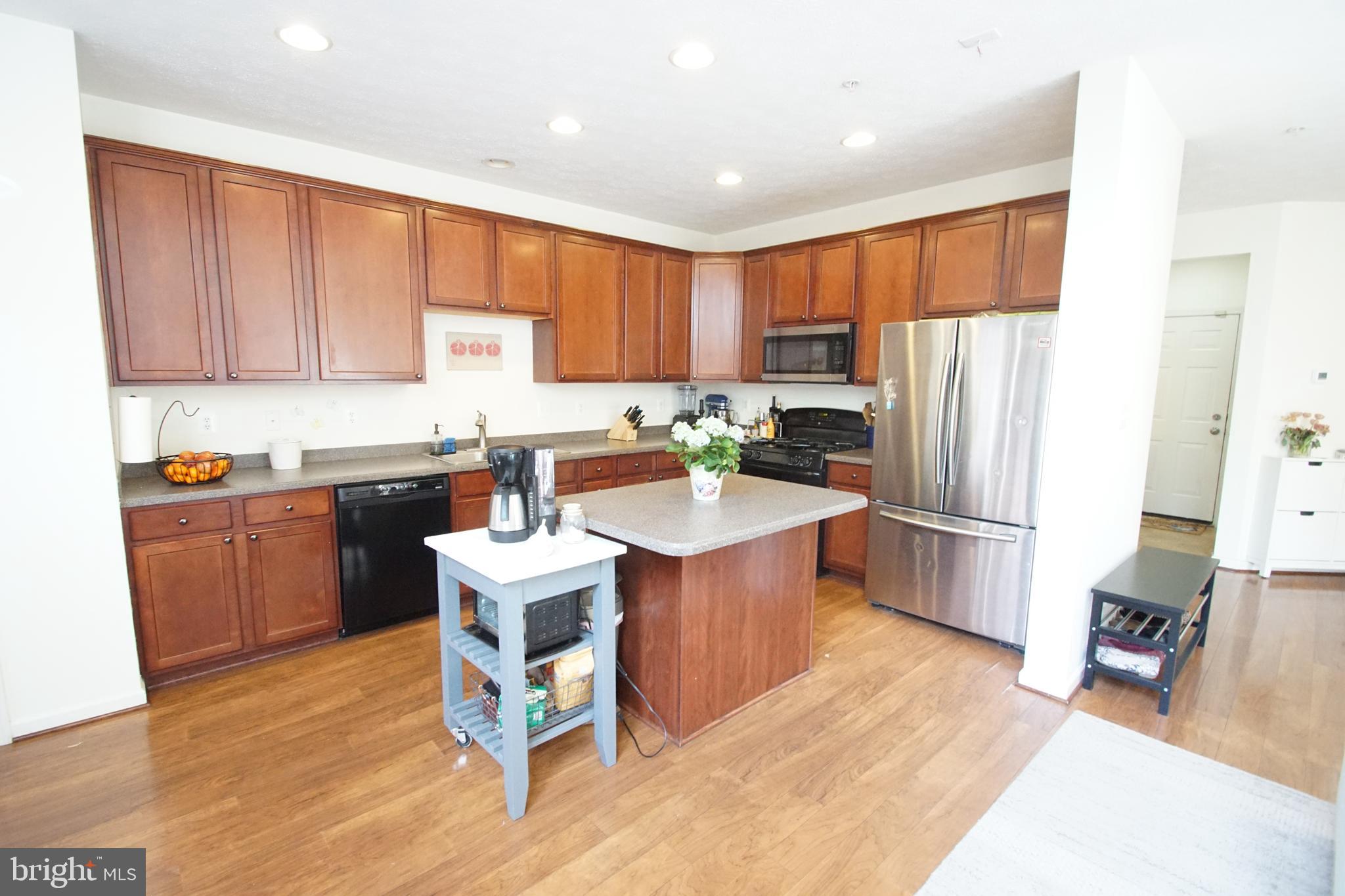 HOLLY WOODS - Residential