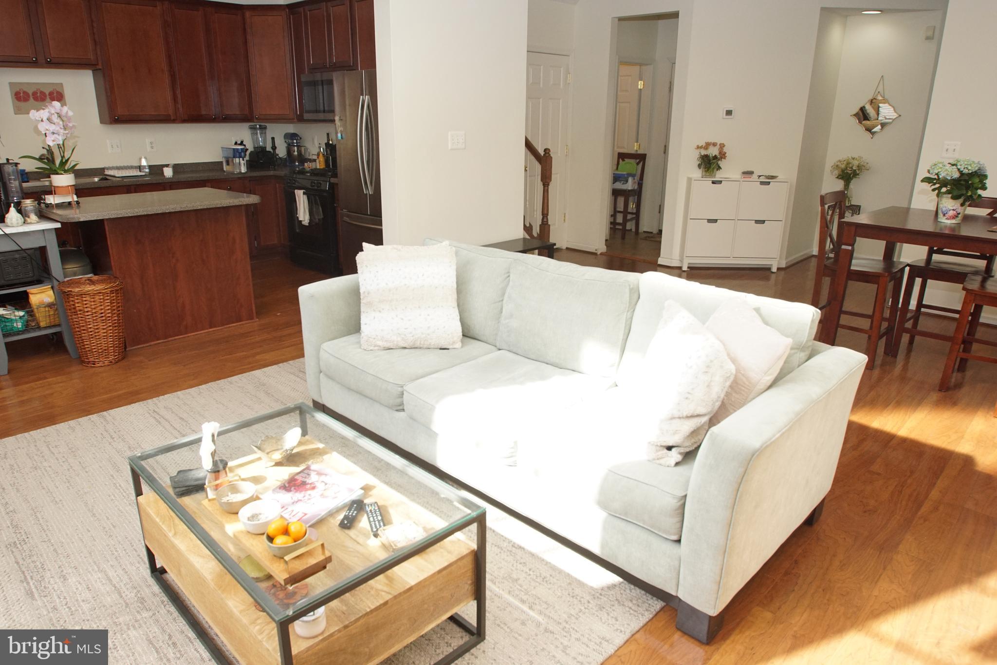 HOLLY WOODS - Residential