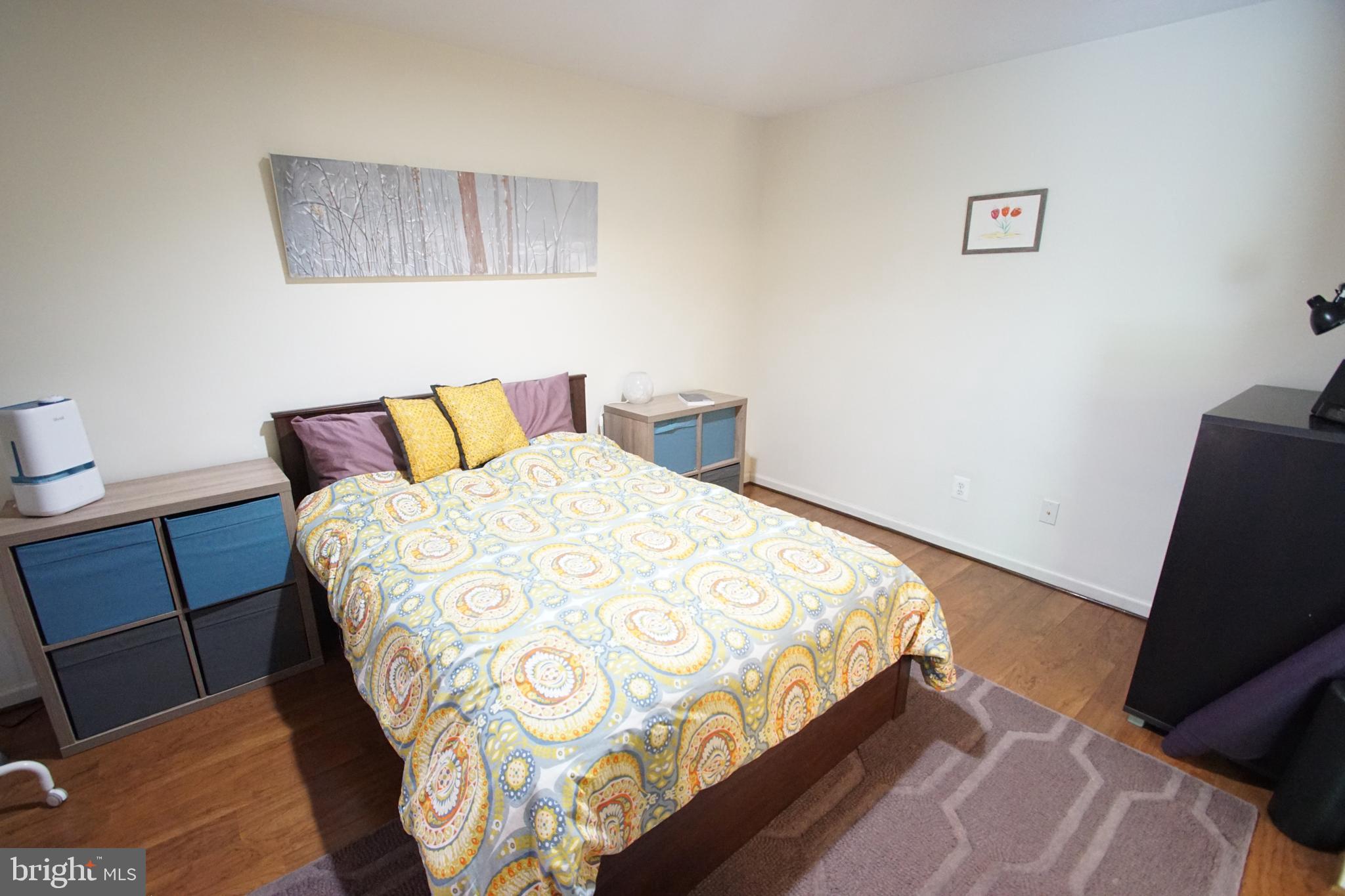 HOLLY WOODS - Residential