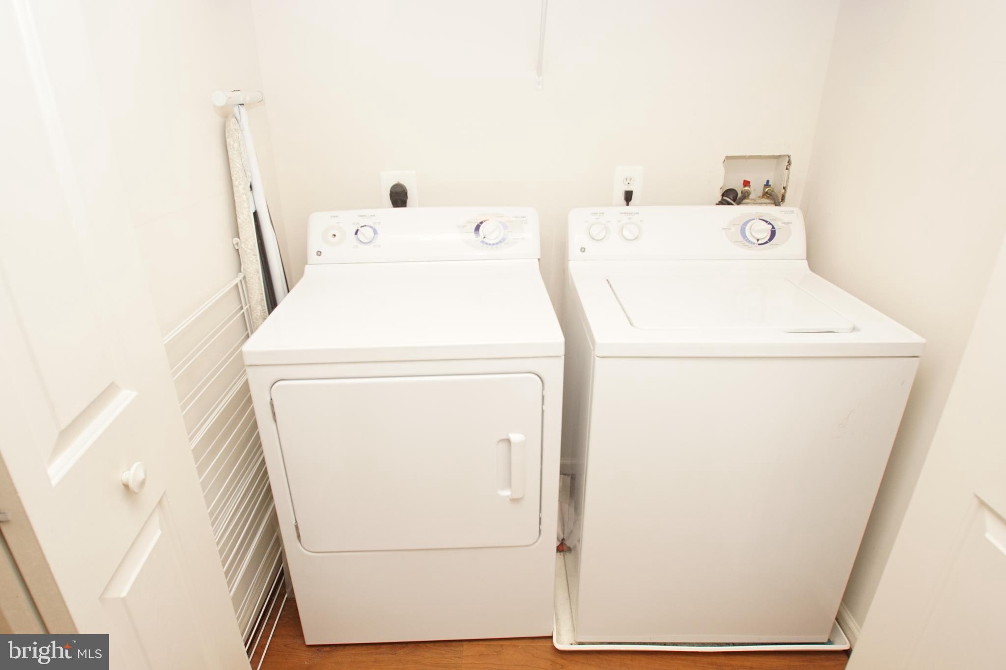 HOLLY WOODS - Residential