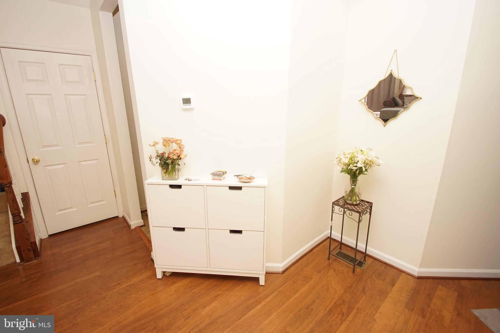 HOLLY WOODS - Residential