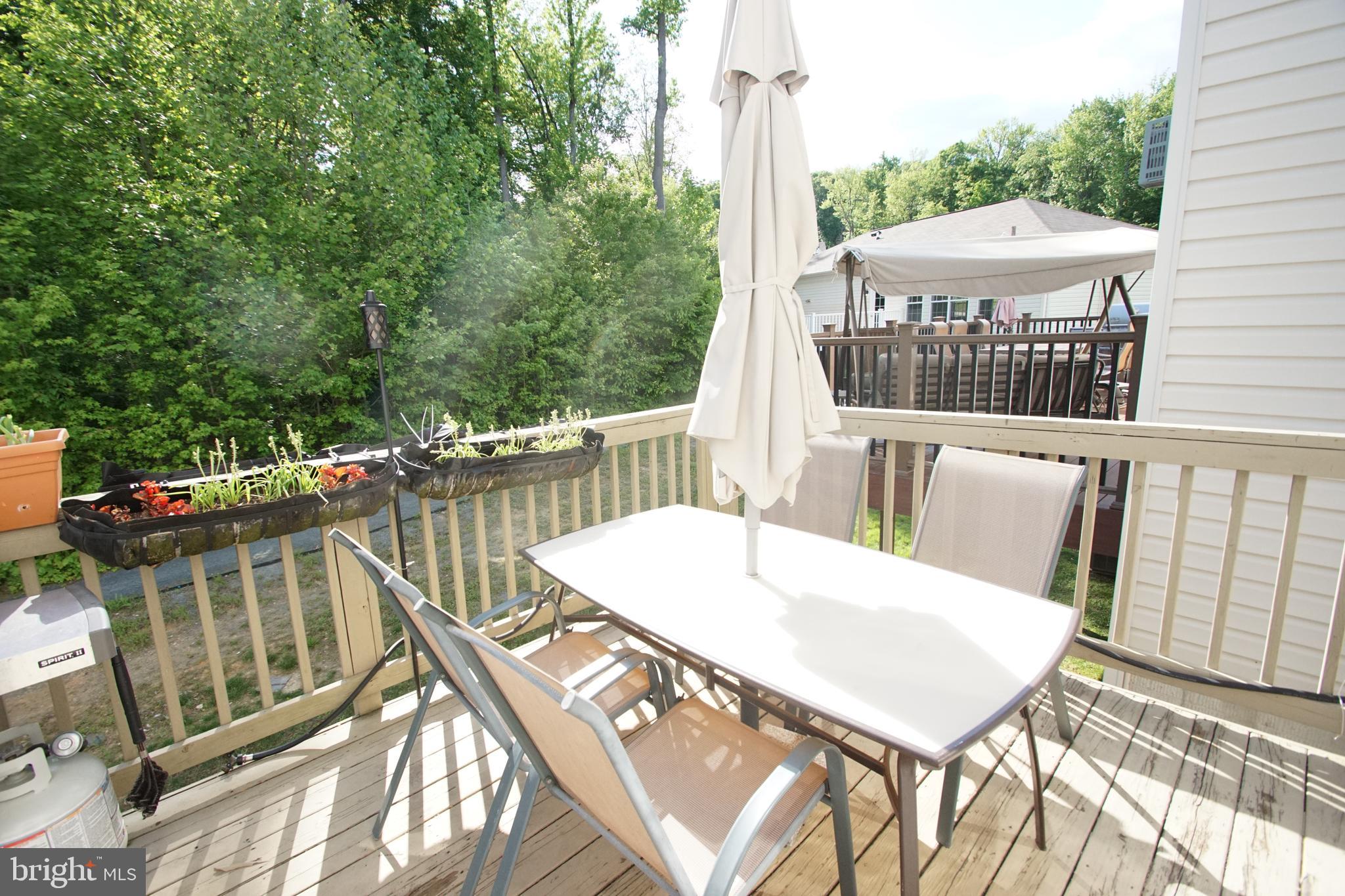 HOLLY WOODS - Residential