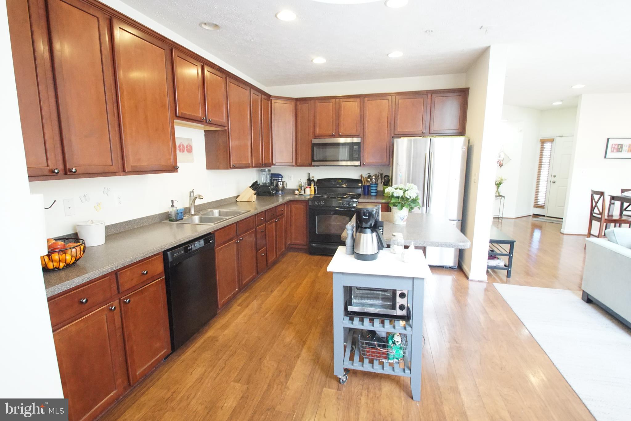 HOLLY WOODS - Residential