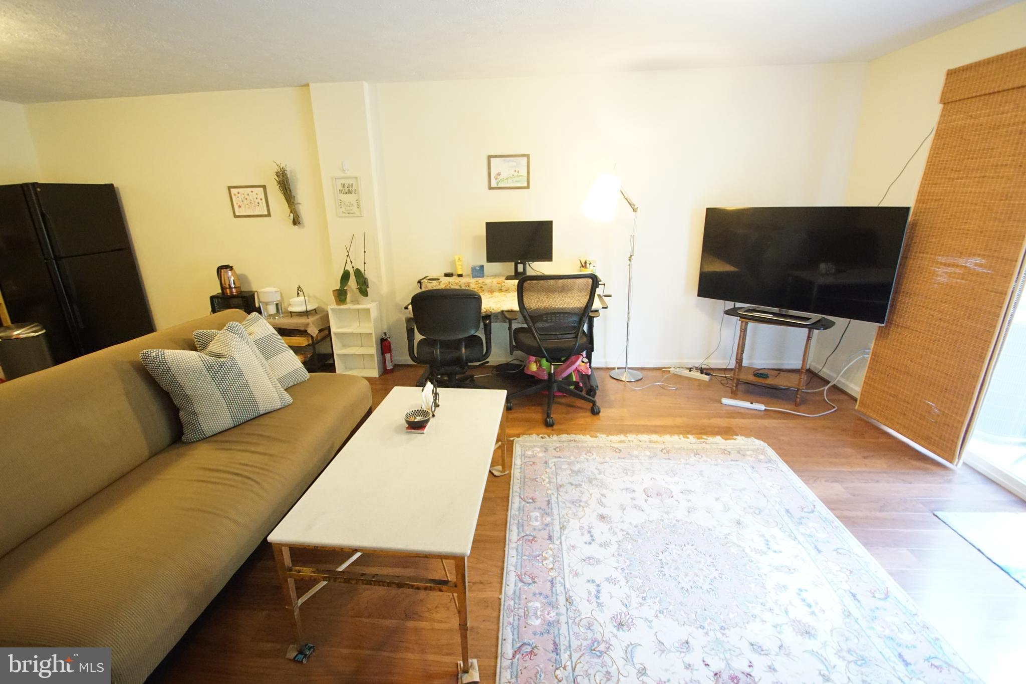 HOLLY WOODS - Residential