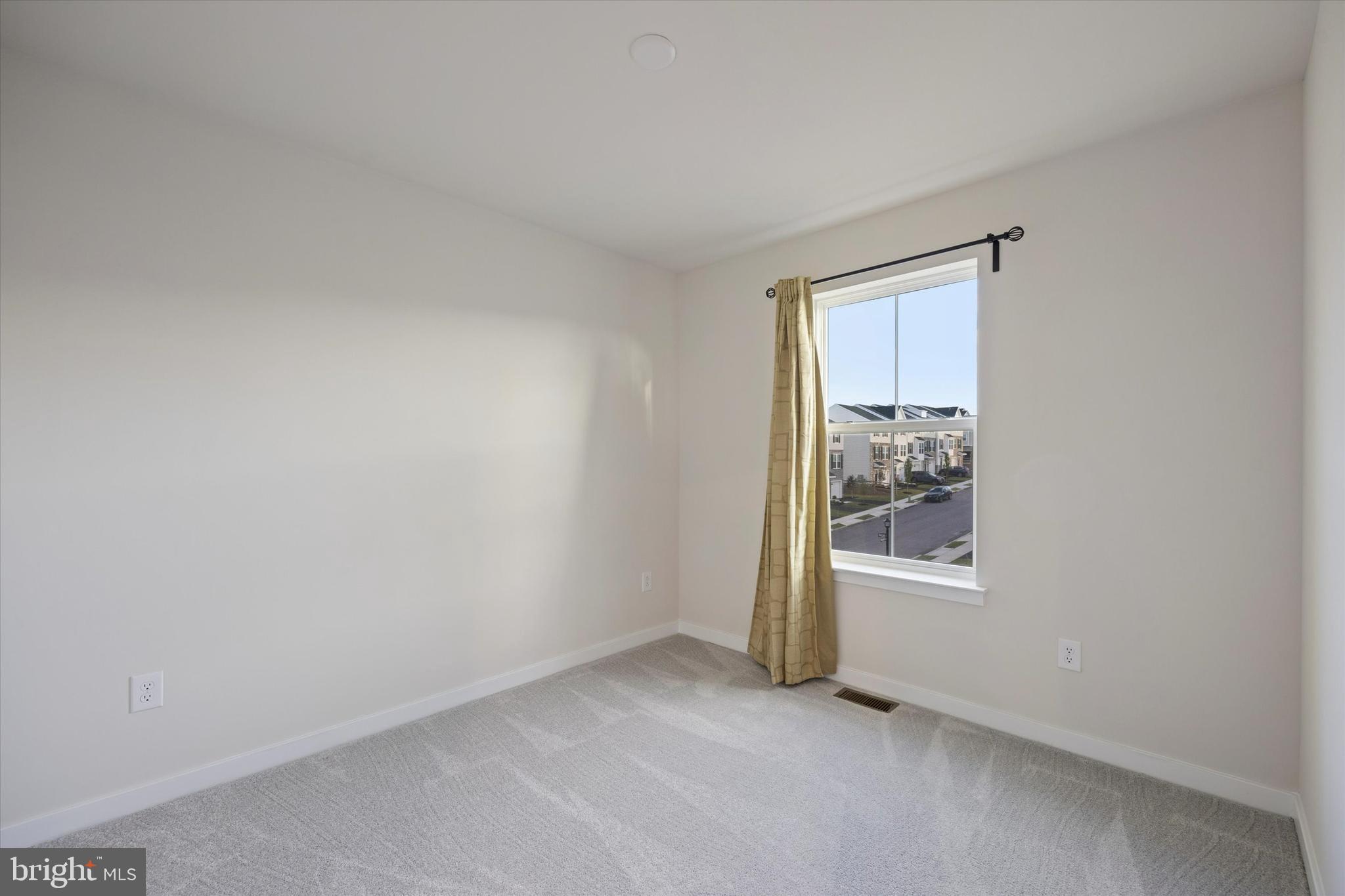 VILLAGES AT CHESTER SPRINGS - Residential Lease