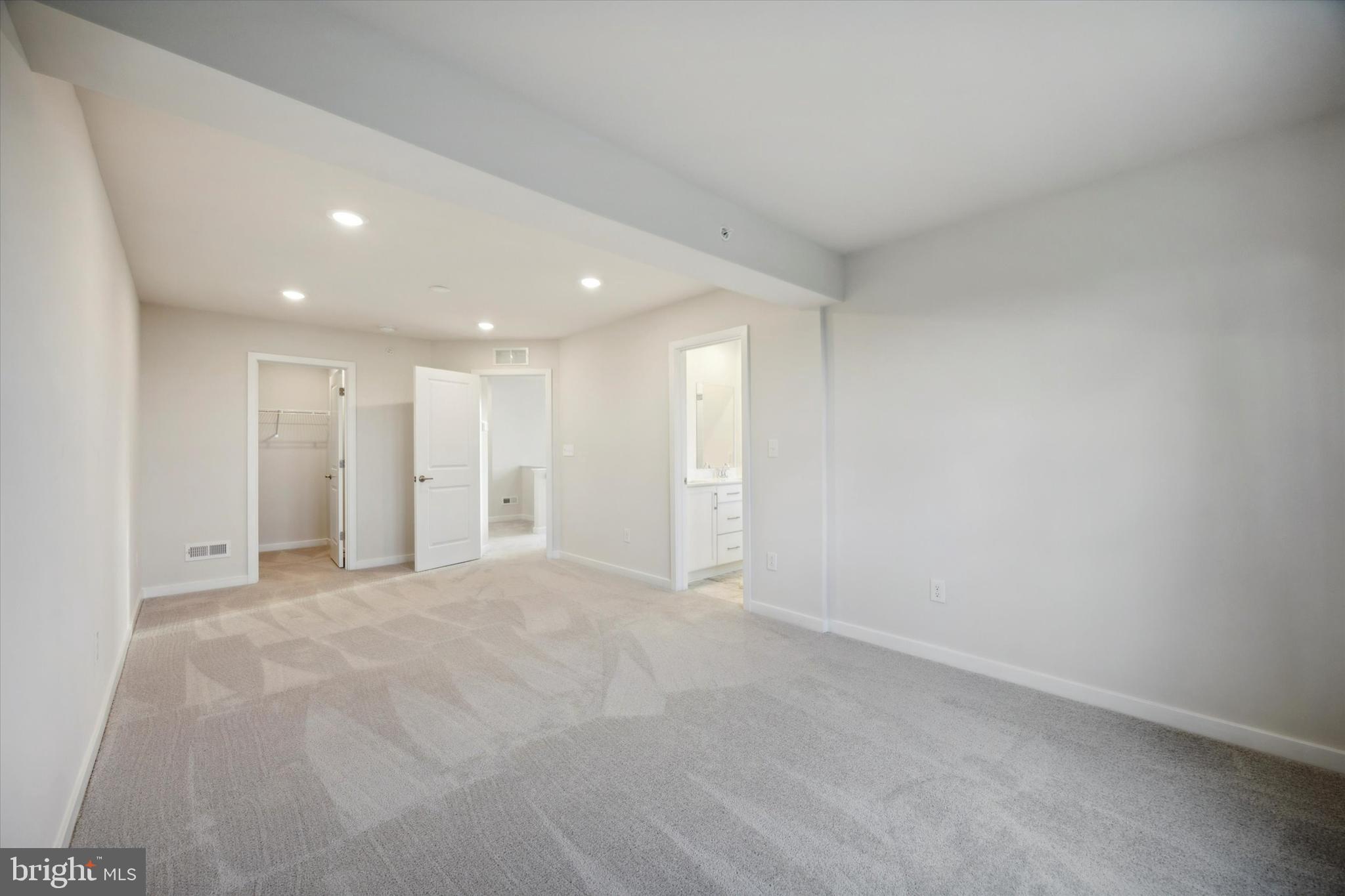 VILLAGES AT CHESTER SPRINGS - Residential Lease