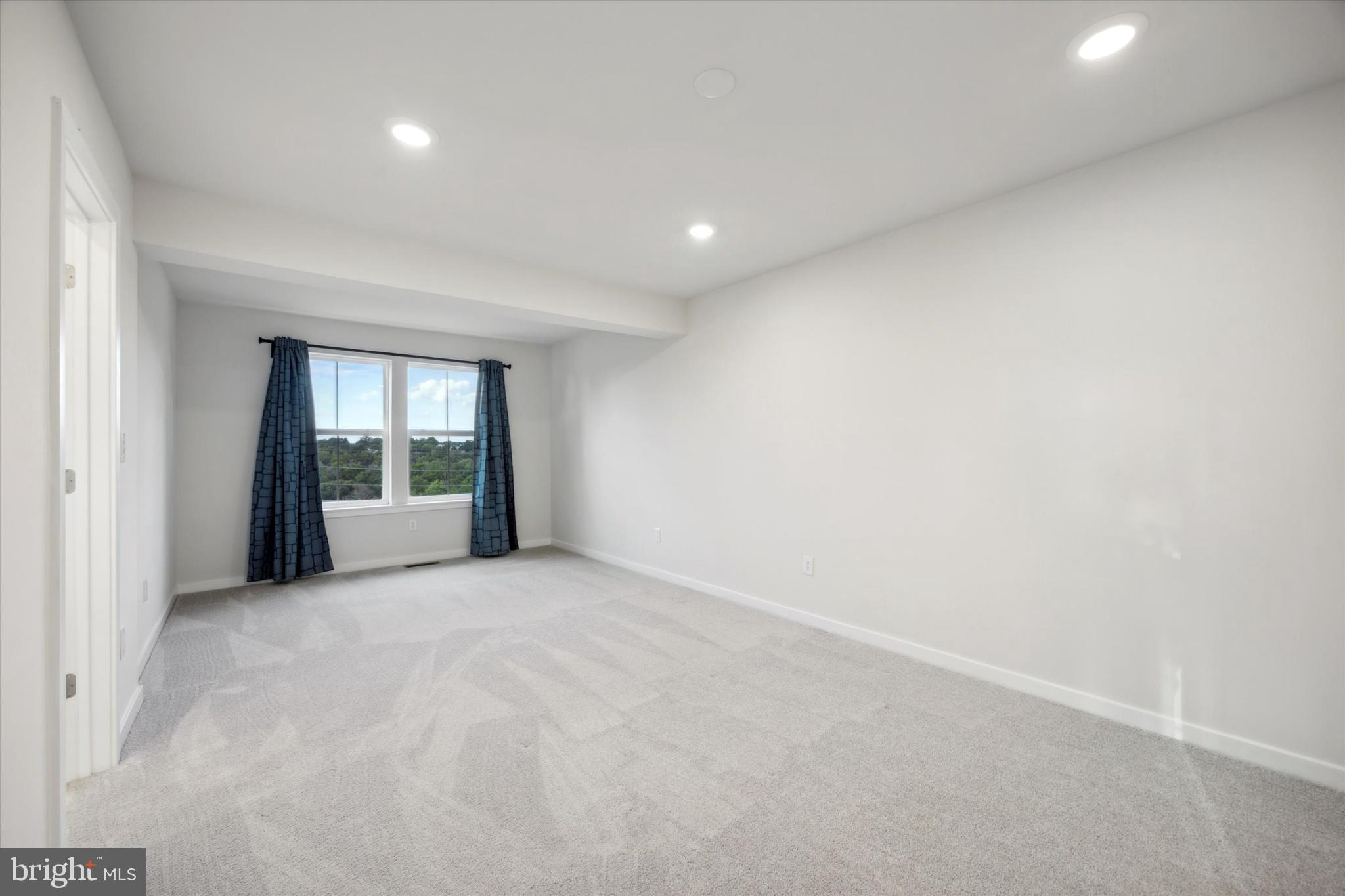 VILLAGES AT CHESTER SPRINGS - Residential Lease