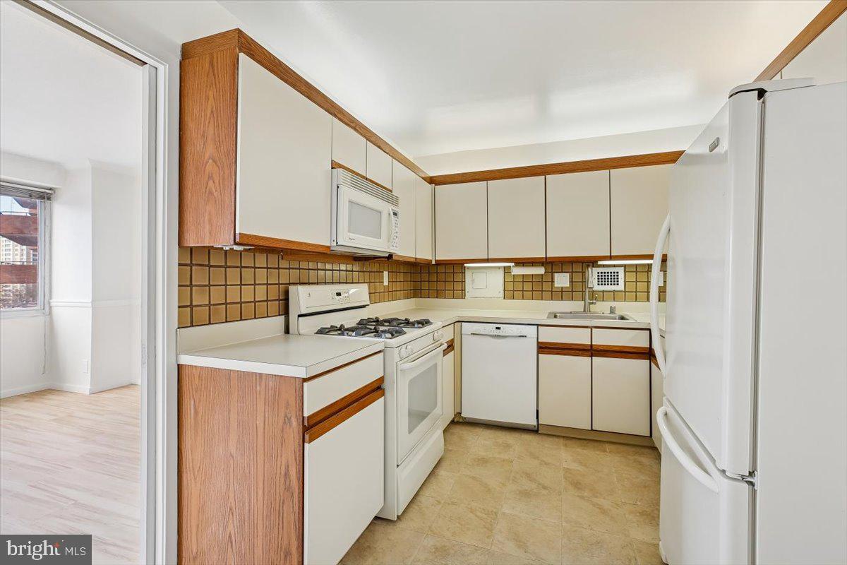 CHEVY CHASE - Residential