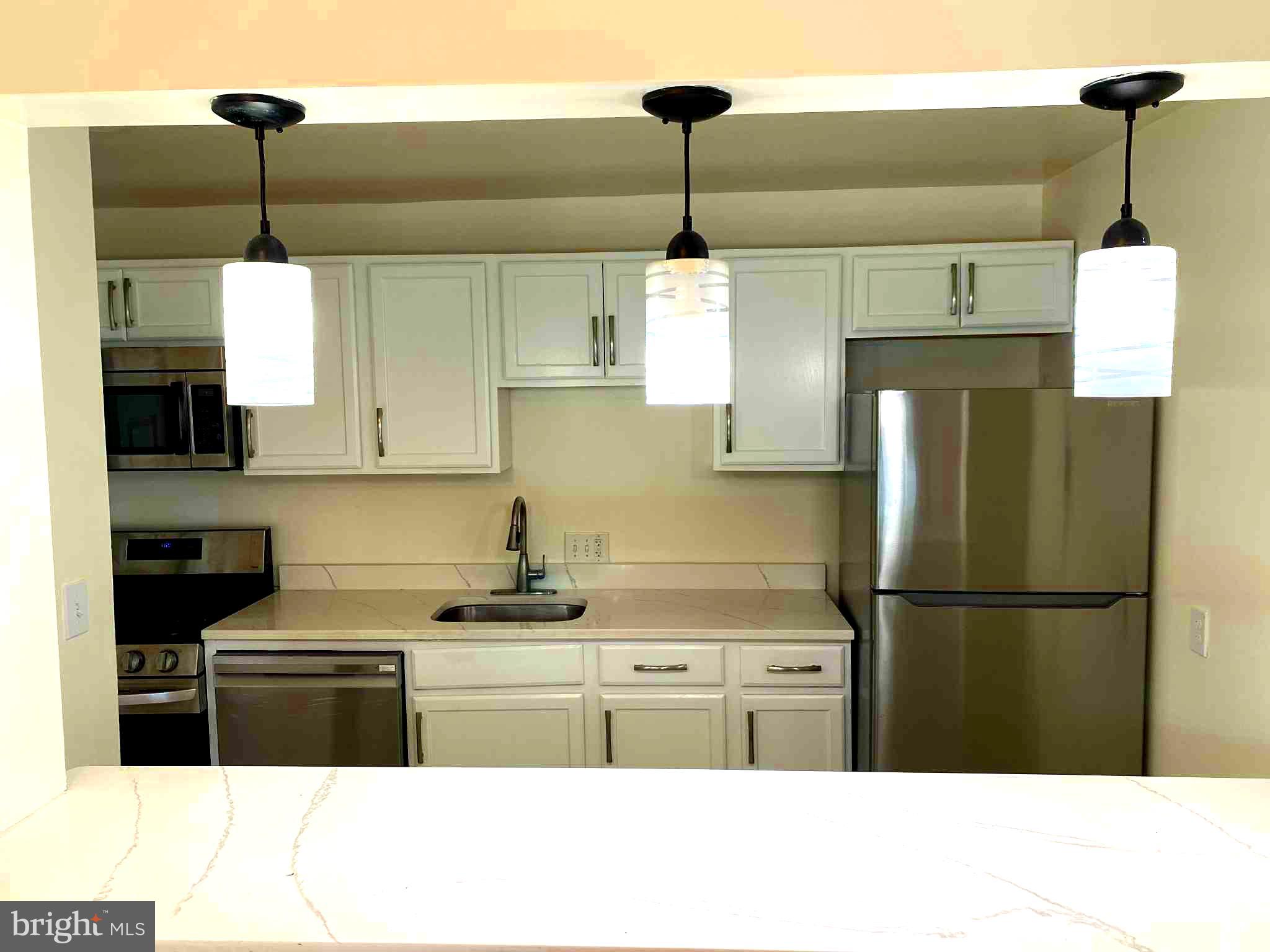 YORKTOWNE SQUARE - Residential