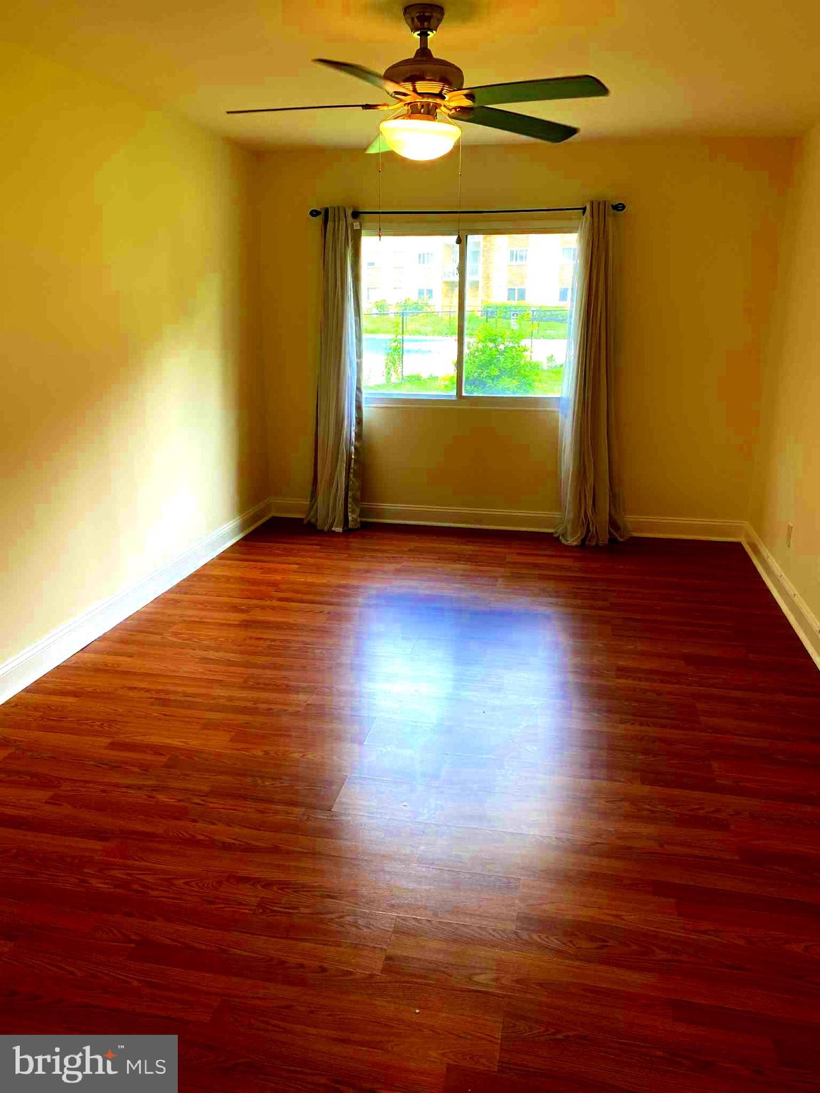 YORKTOWNE SQUARE - Residential