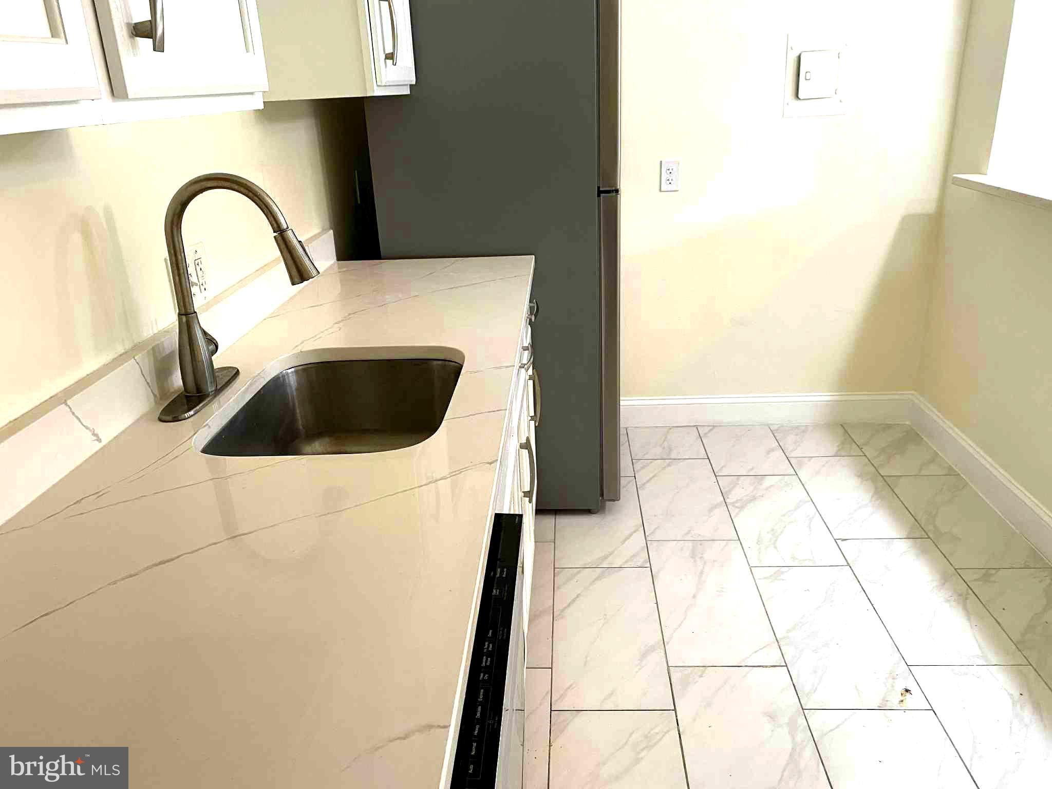 YORKTOWNE SQUARE - Residential