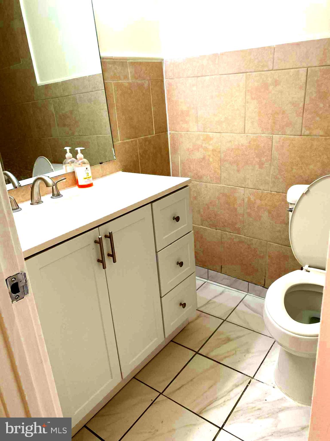 YORKTOWNE SQUARE - Residential