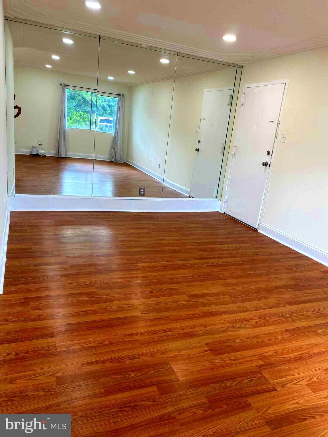 2900 KINGS CHAPEL ROAD 1