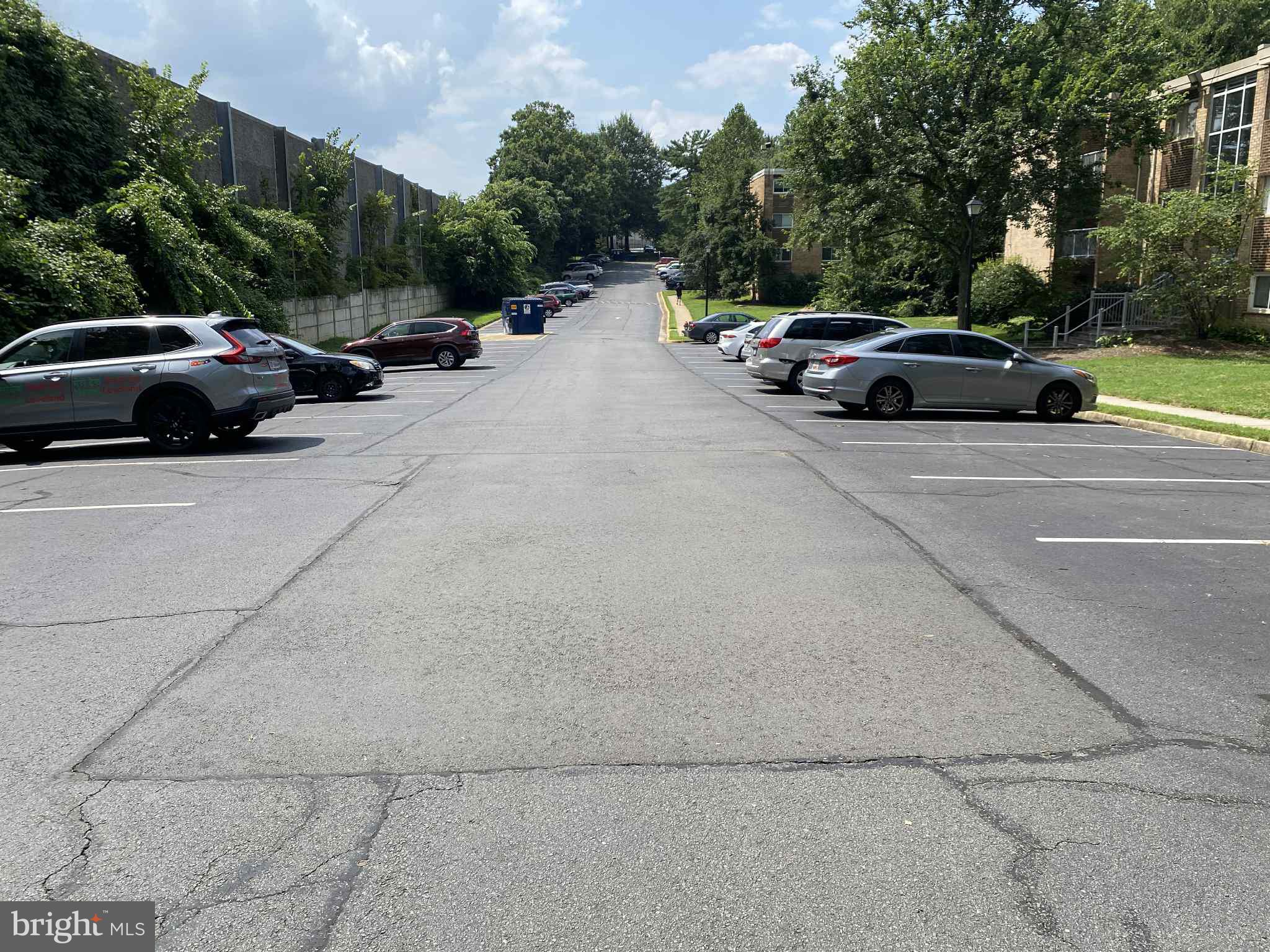 YORKTOWNE SQUARE - Residential