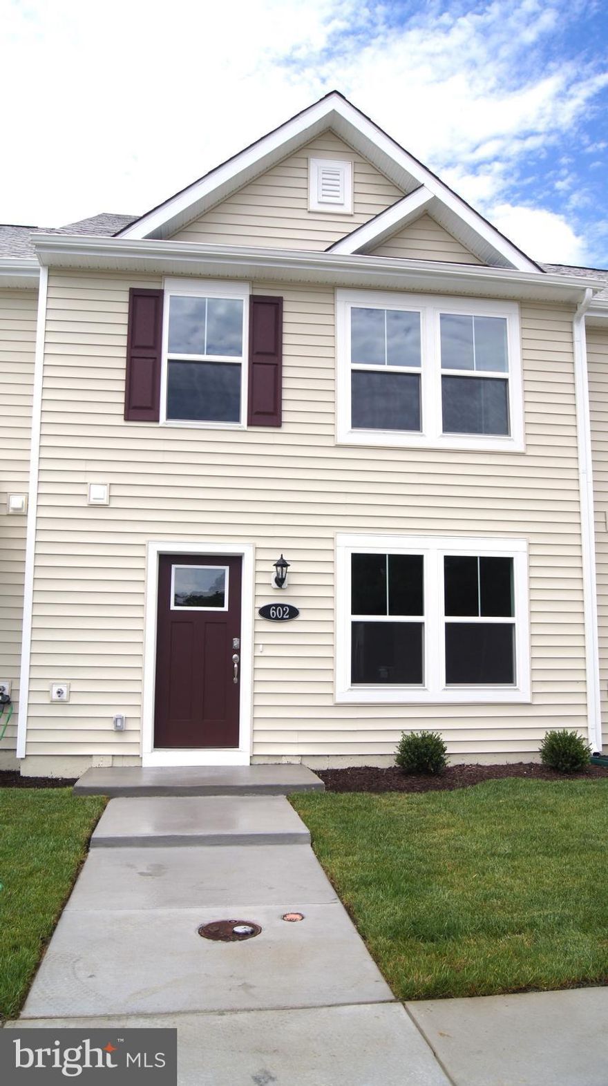 **OFFERING UP TO 5K IN CLOSING ASSISTANCE WITH USE OF PREFERRED LENDER AND TITLE.**
MOVE- IN NOW! – Welcome to the charm that Pintail Landing has to offer.  We have built your new construction home in this established neighborhood, nestled in the woods, close to shopping, medical, and schools.  Homesite 48 welcomes you into a spacious main floor featuring a modern kitchen with an oversized island, providing plenty of room for your guests when entertaining.  On the second level, there are 2 huge bedrooms, each with their own private bath!!  The Owner’s Bath is luxurious with tile and a stand alone shower with a bench seat!  Outside your home, enjoy care free space… as our homes come with irrigation, and the HOA will maintain your lawn! *Photos may not be of actual home. Photos may be of similar home/floorplan if home is under construction or if this is a base price listing.