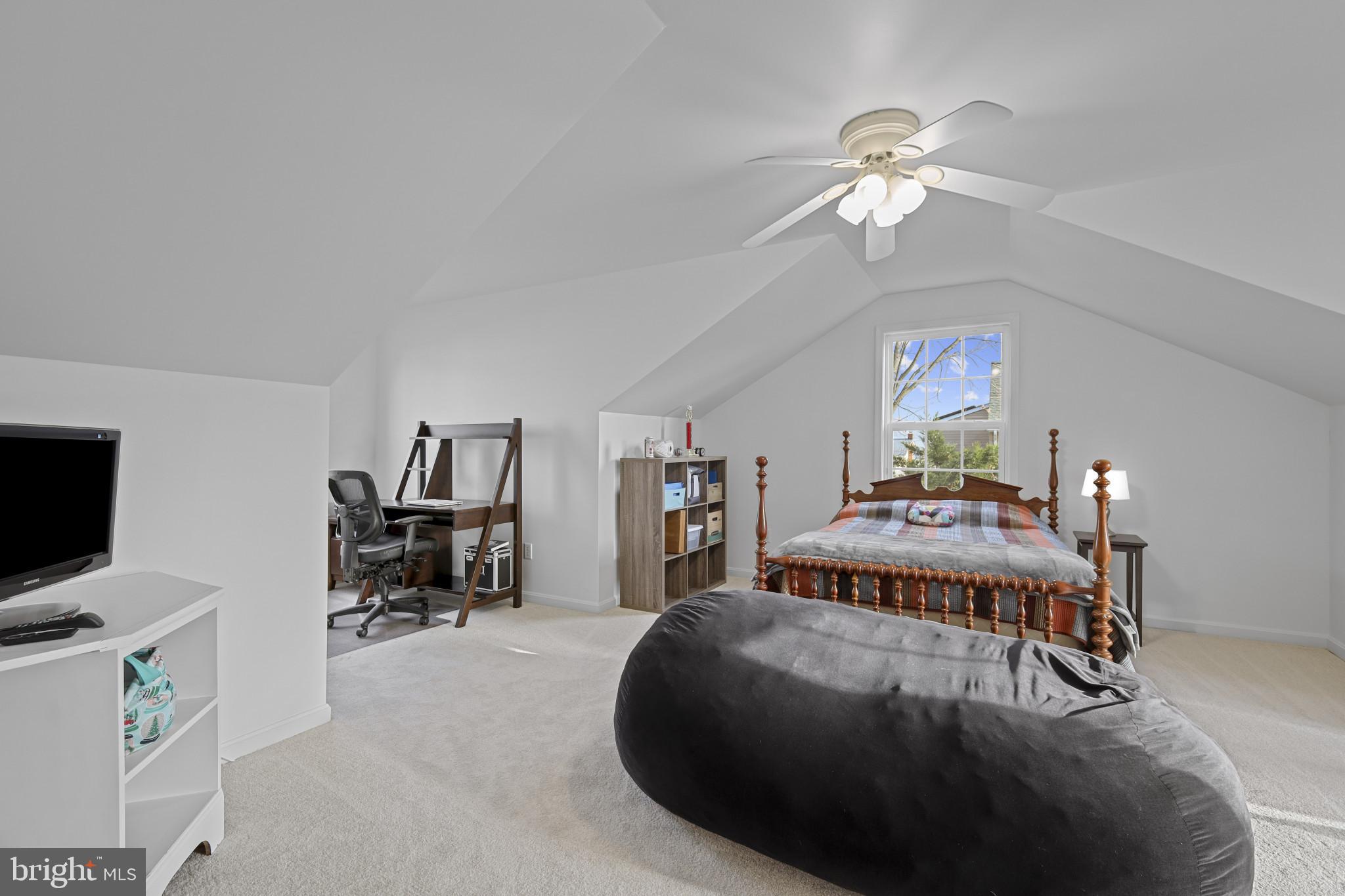 SAUNDERS POINT - Residential