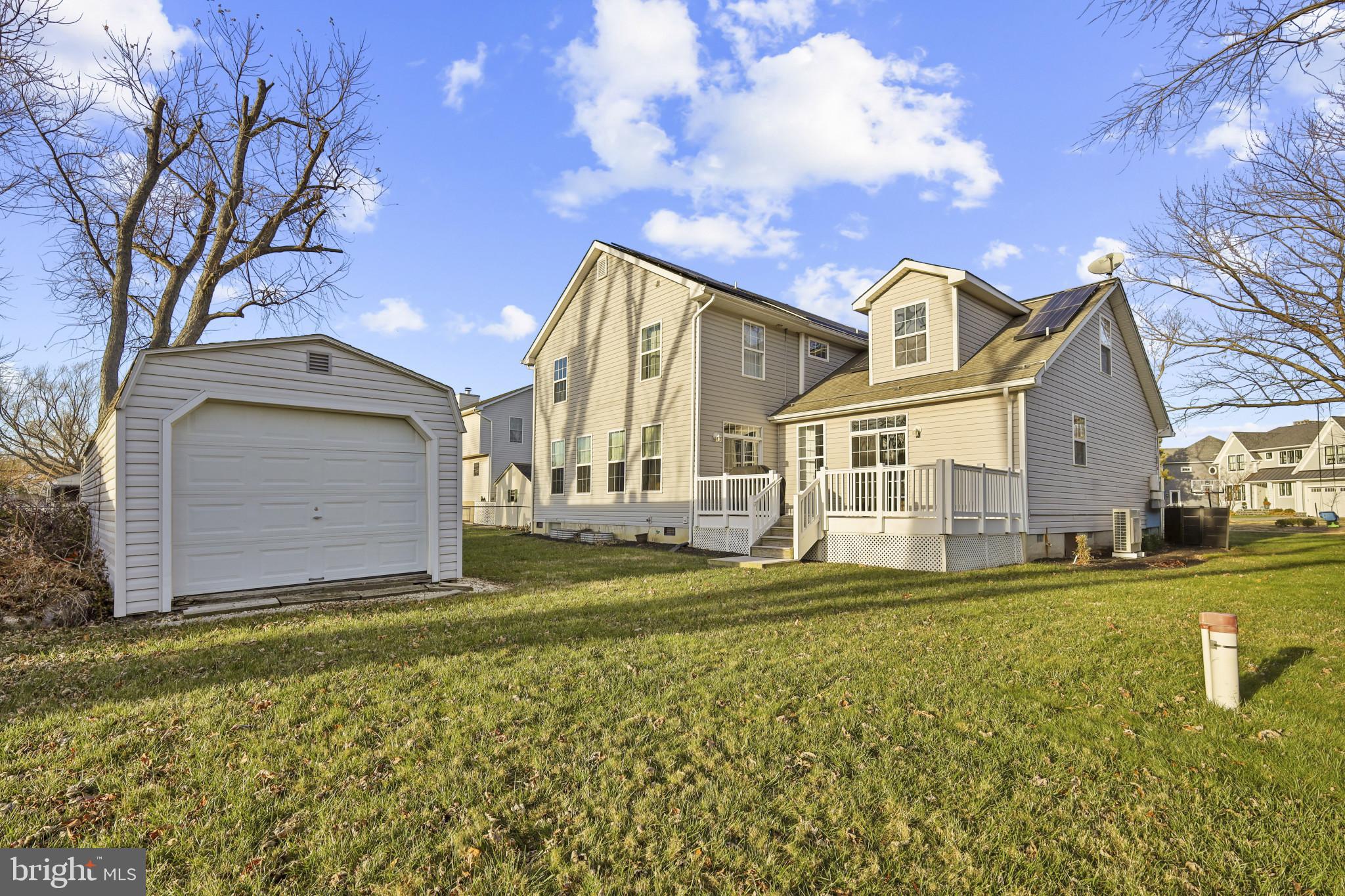 SAUNDERS POINT - Residential