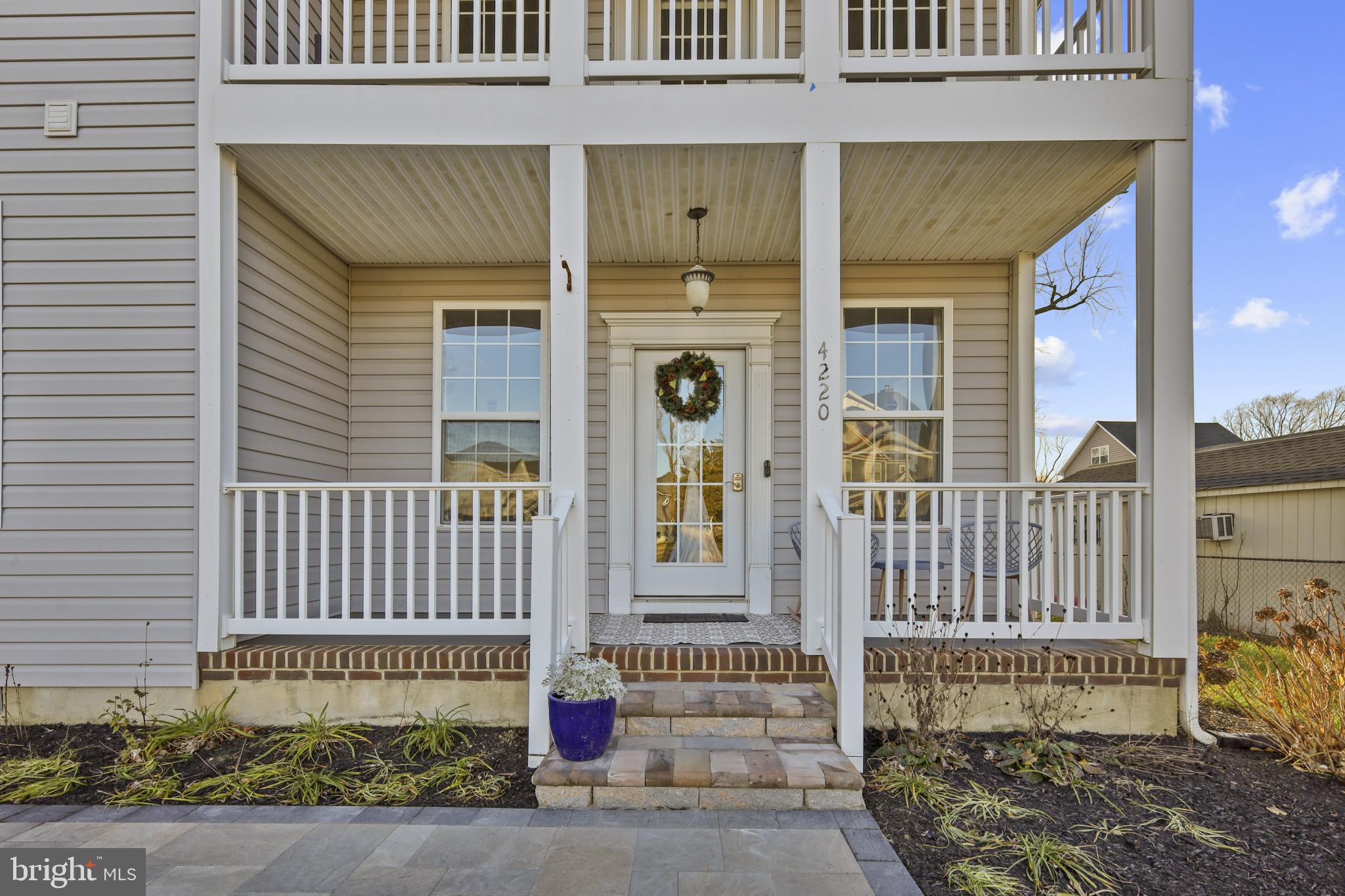 SAUNDERS POINT - Residential