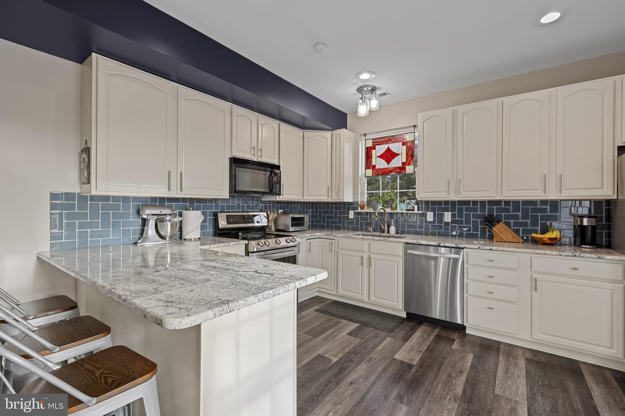 SAUNDERS POINT - Residential