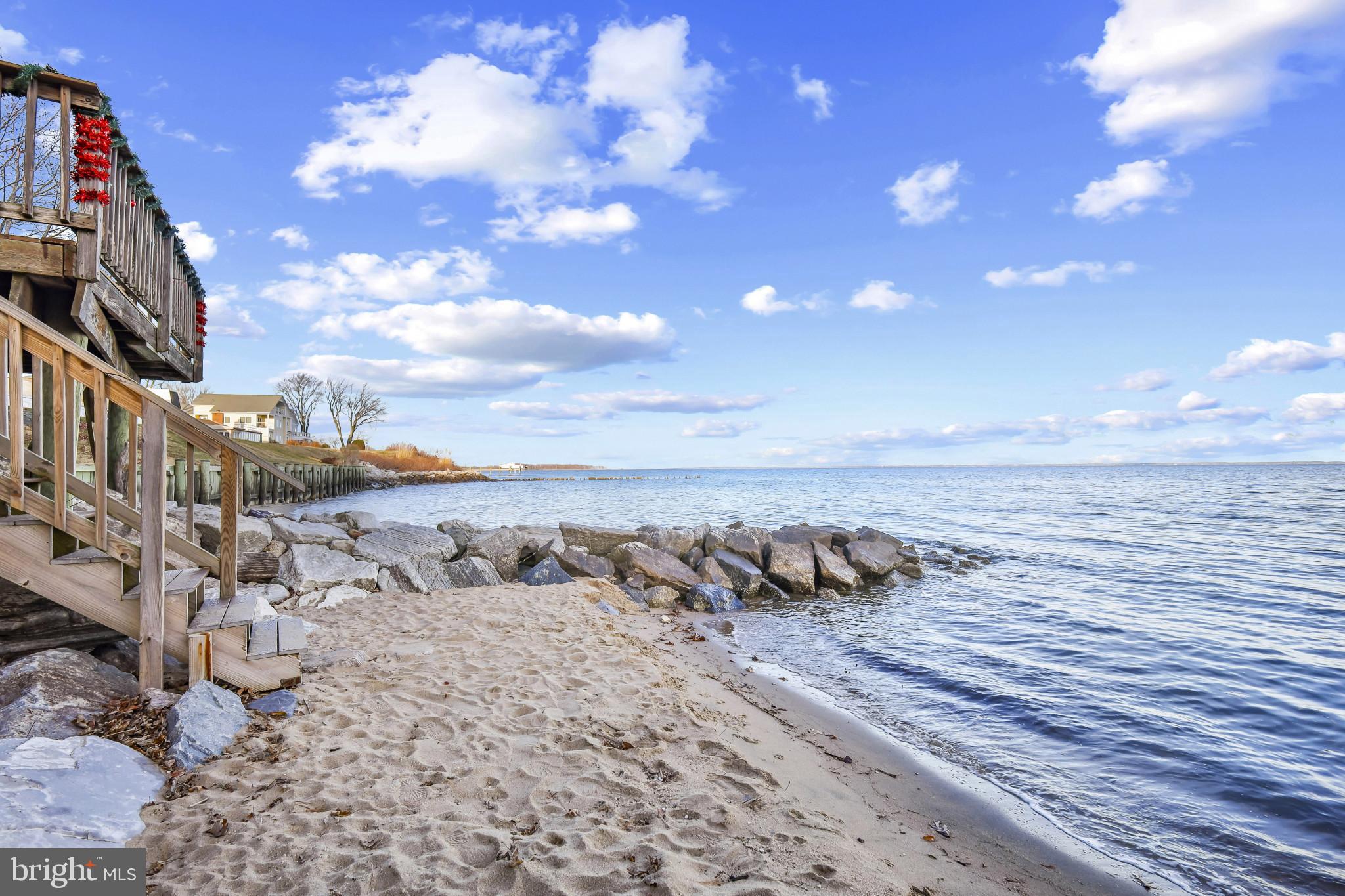 SAUNDERS POINT - Residential