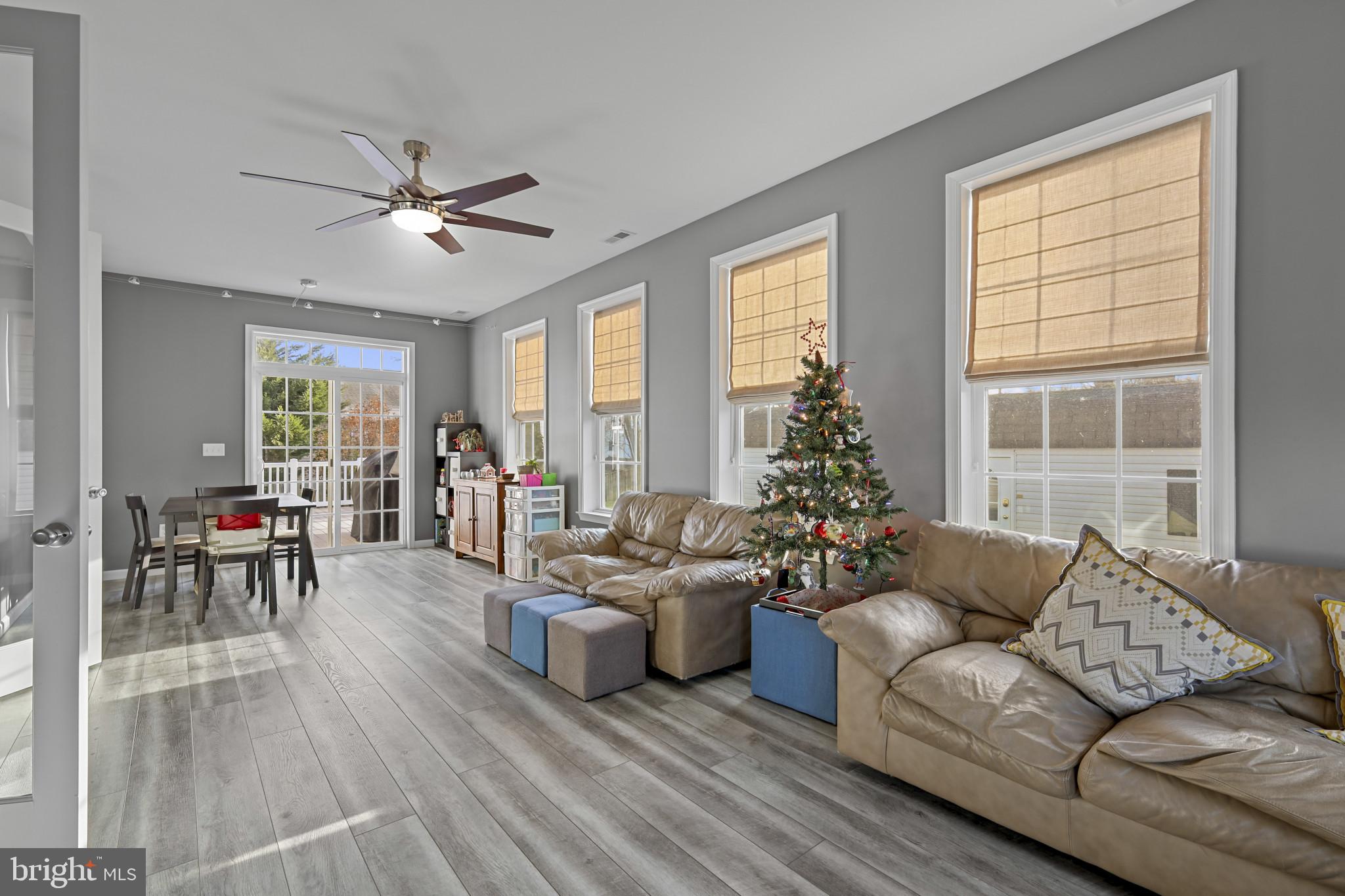 SAUNDERS POINT - Residential