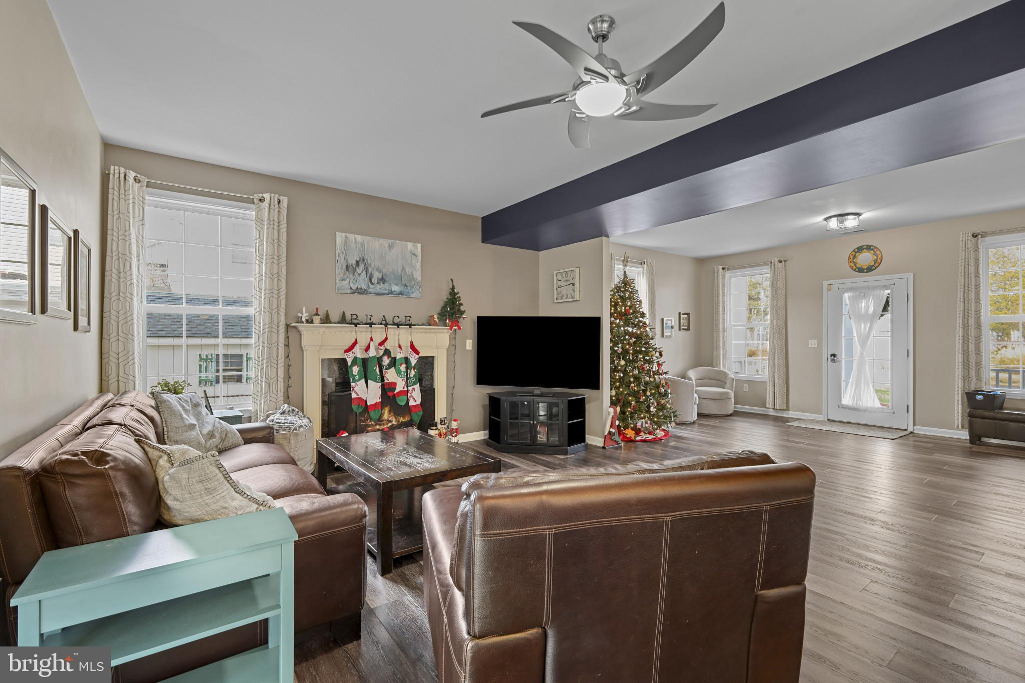 SAUNDERS POINT - Residential