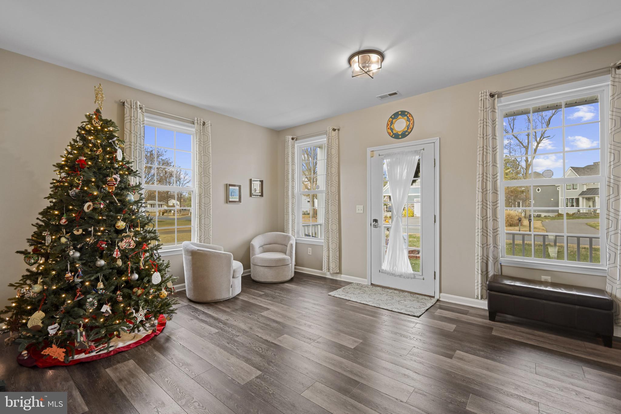 SAUNDERS POINT - Residential