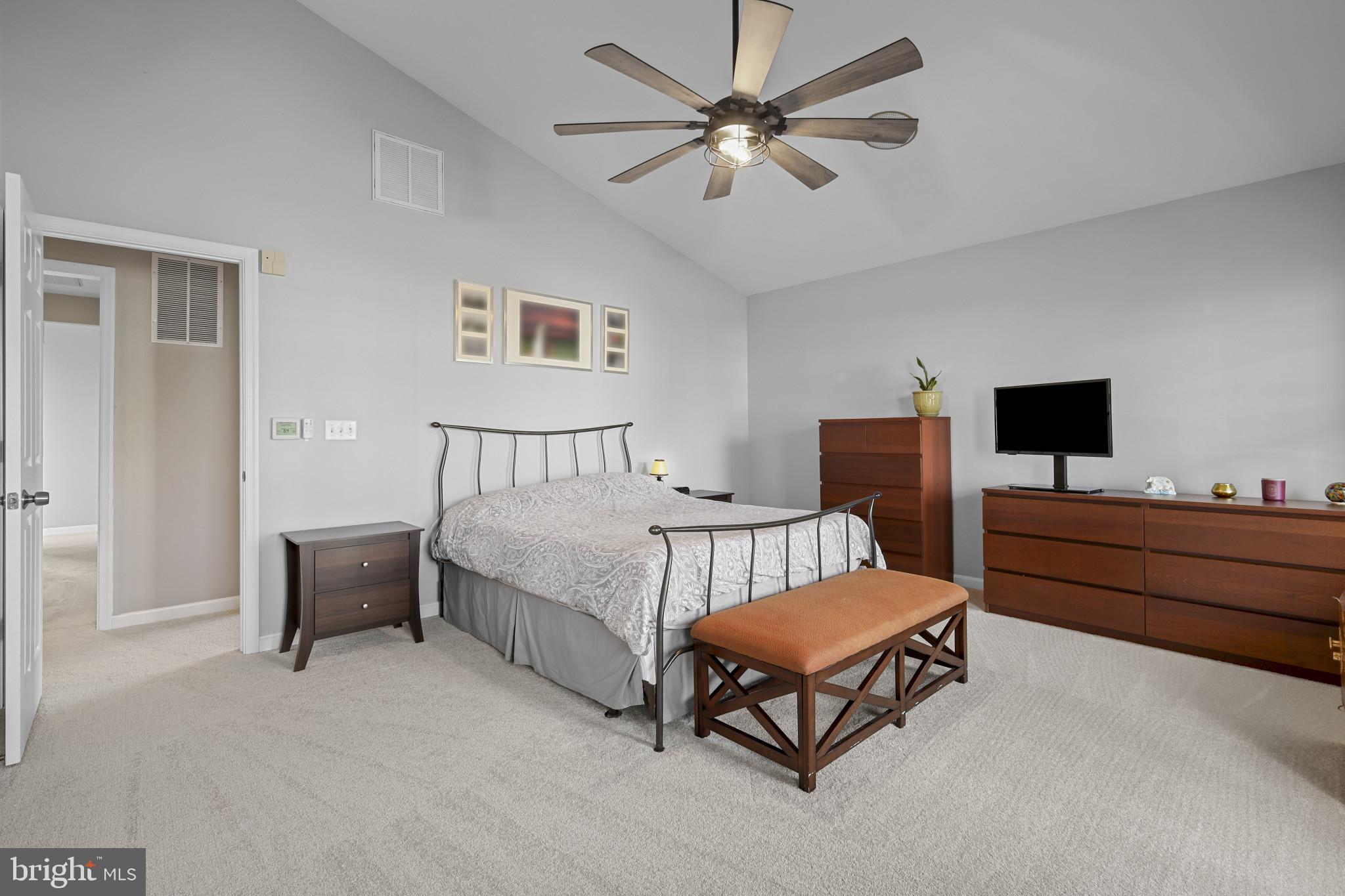 SAUNDERS POINT - Residential