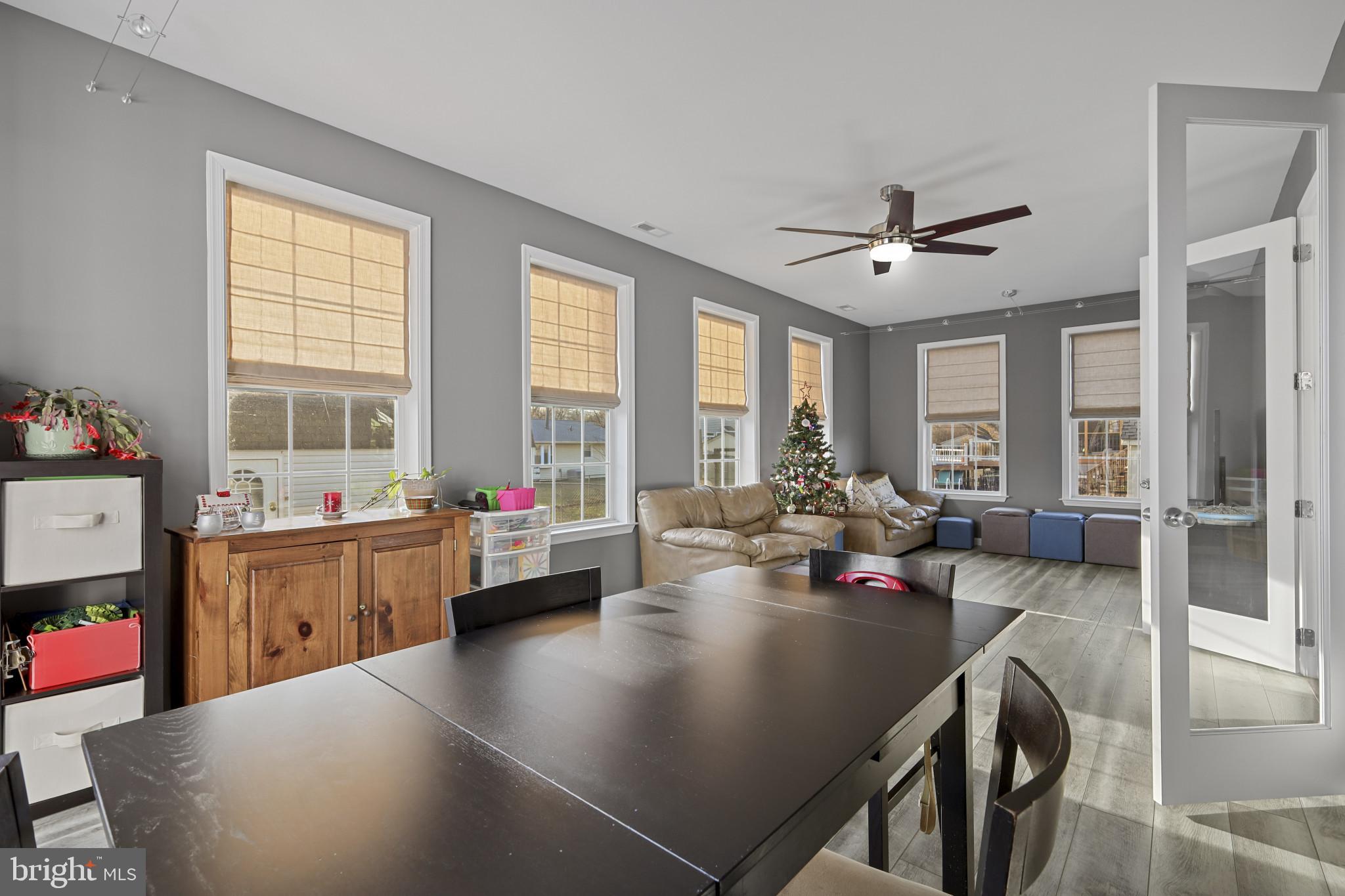 SAUNDERS POINT - Residential