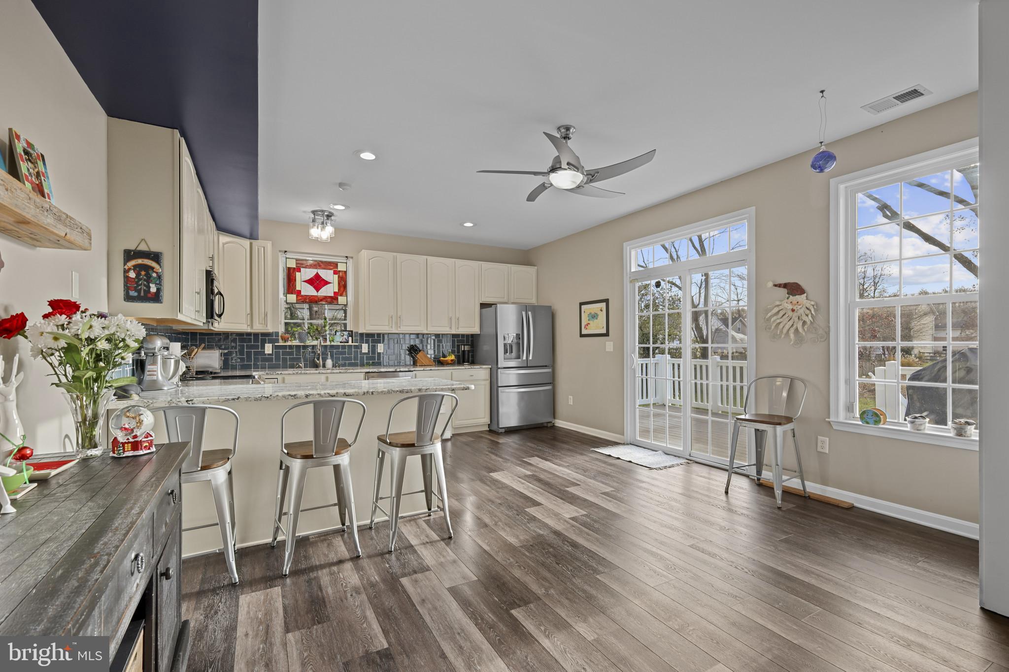 SAUNDERS POINT - Residential