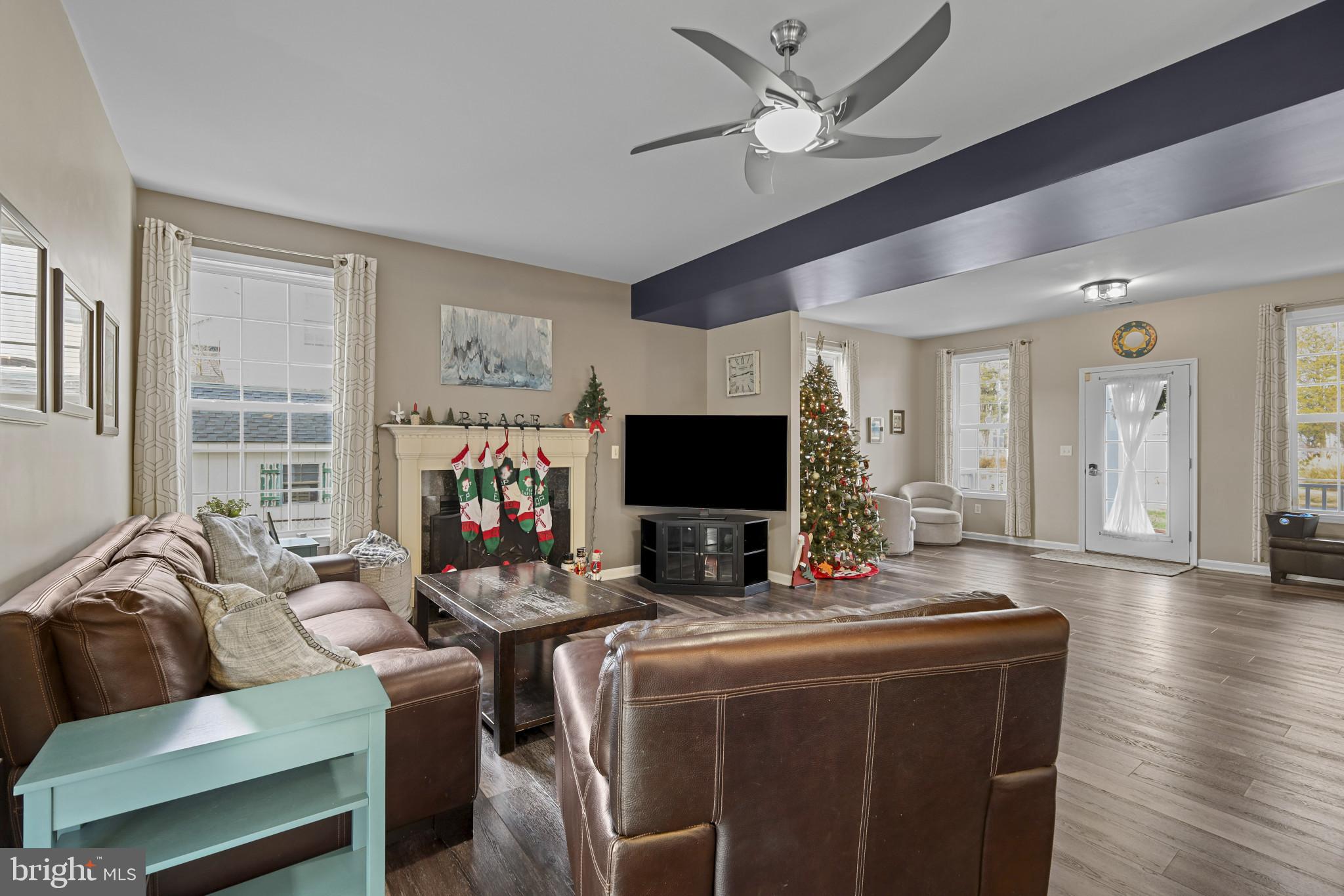 SAUNDERS POINT - Residential