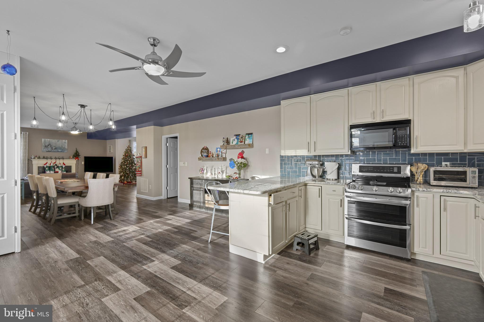 SAUNDERS POINT - Residential