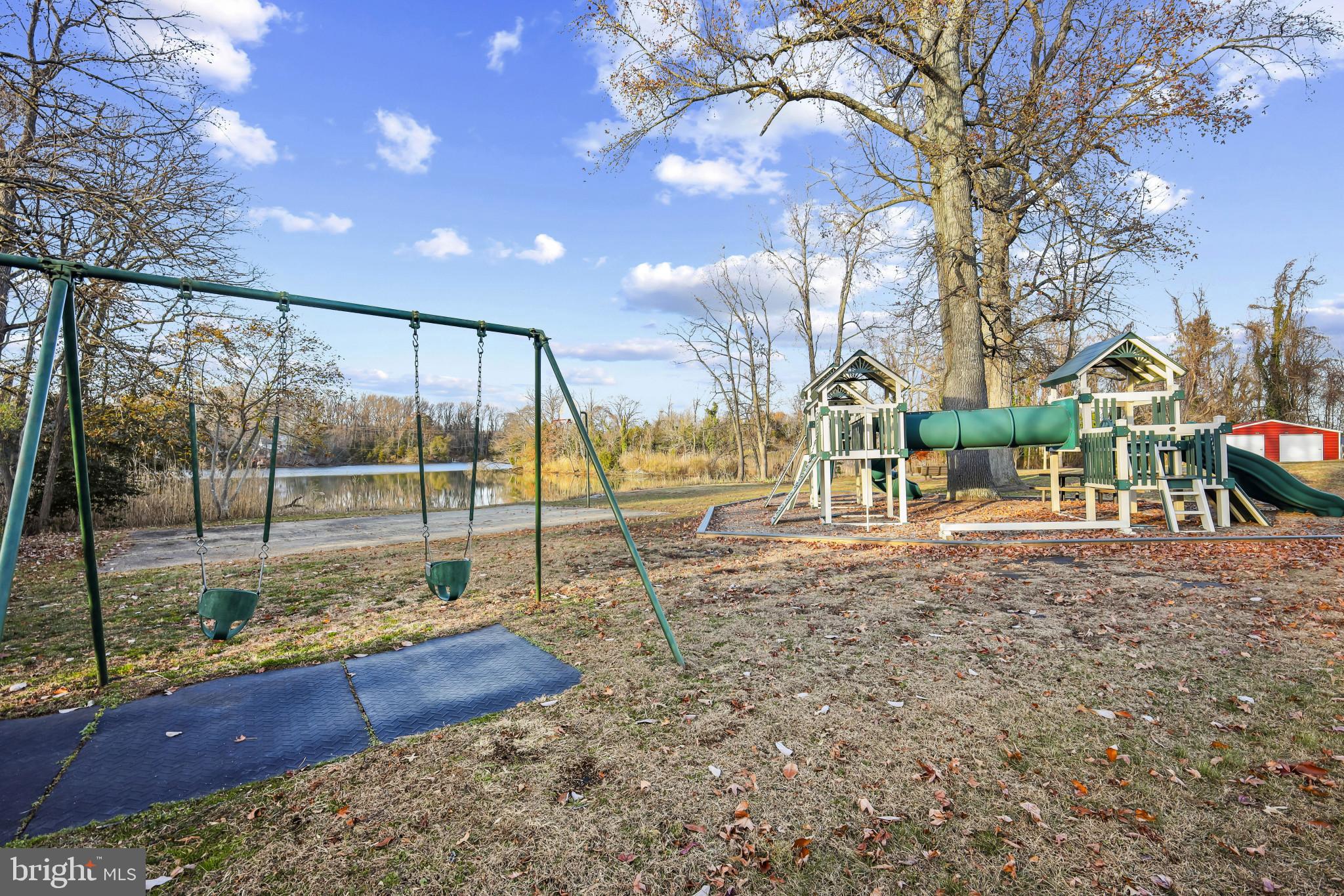 SAUNDERS POINT - Residential