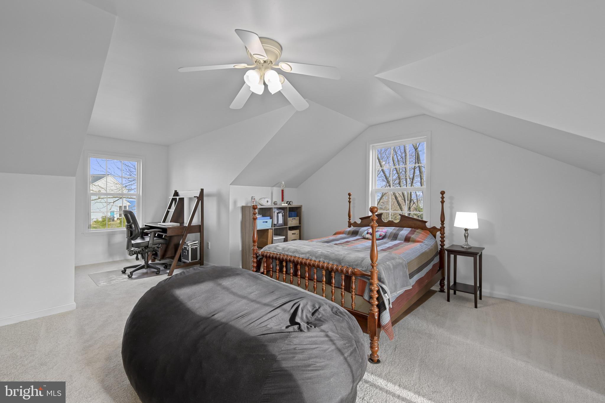 SAUNDERS POINT - Residential