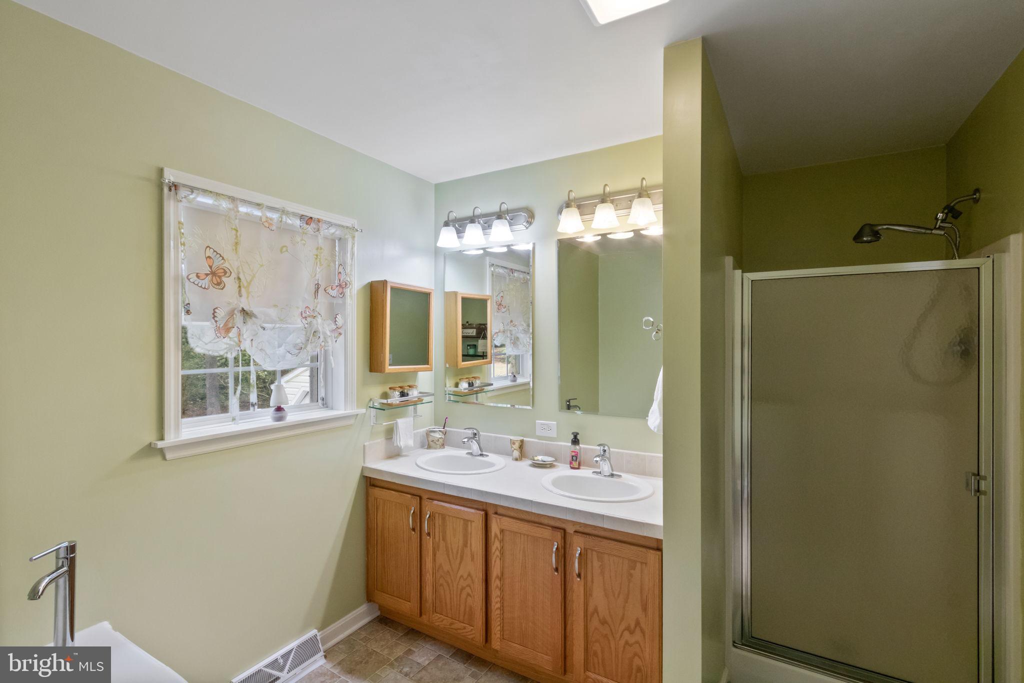 CABIN POINT - Residential