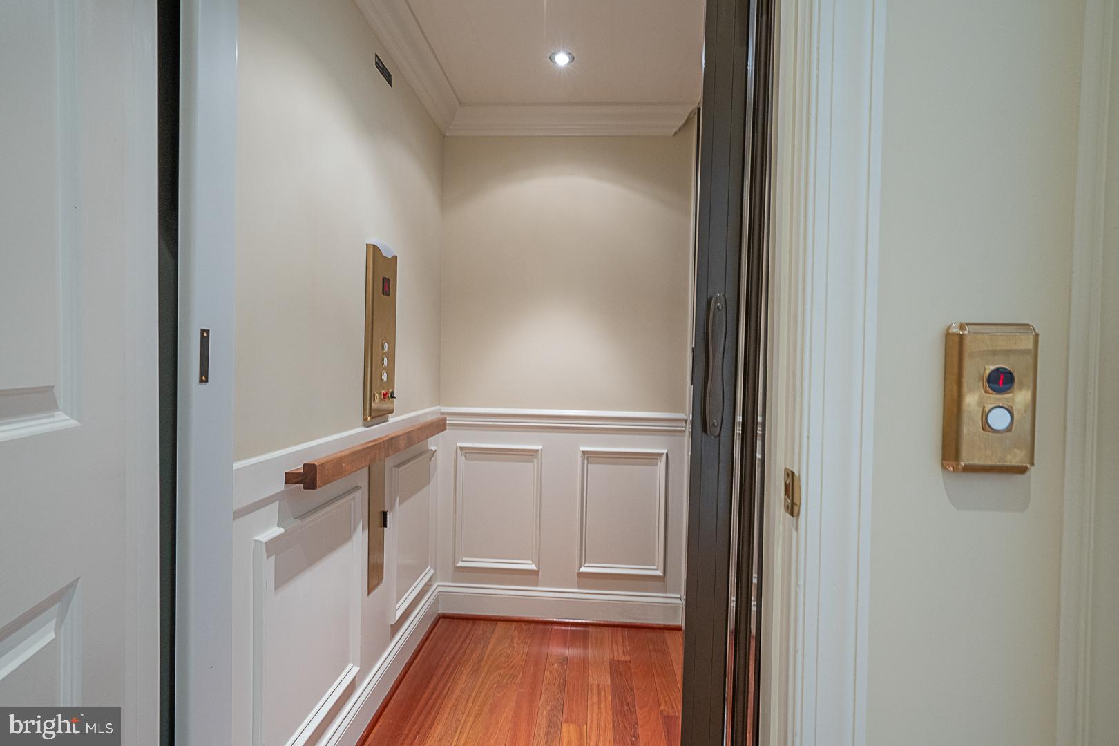 CHERRY CREEK - Residential