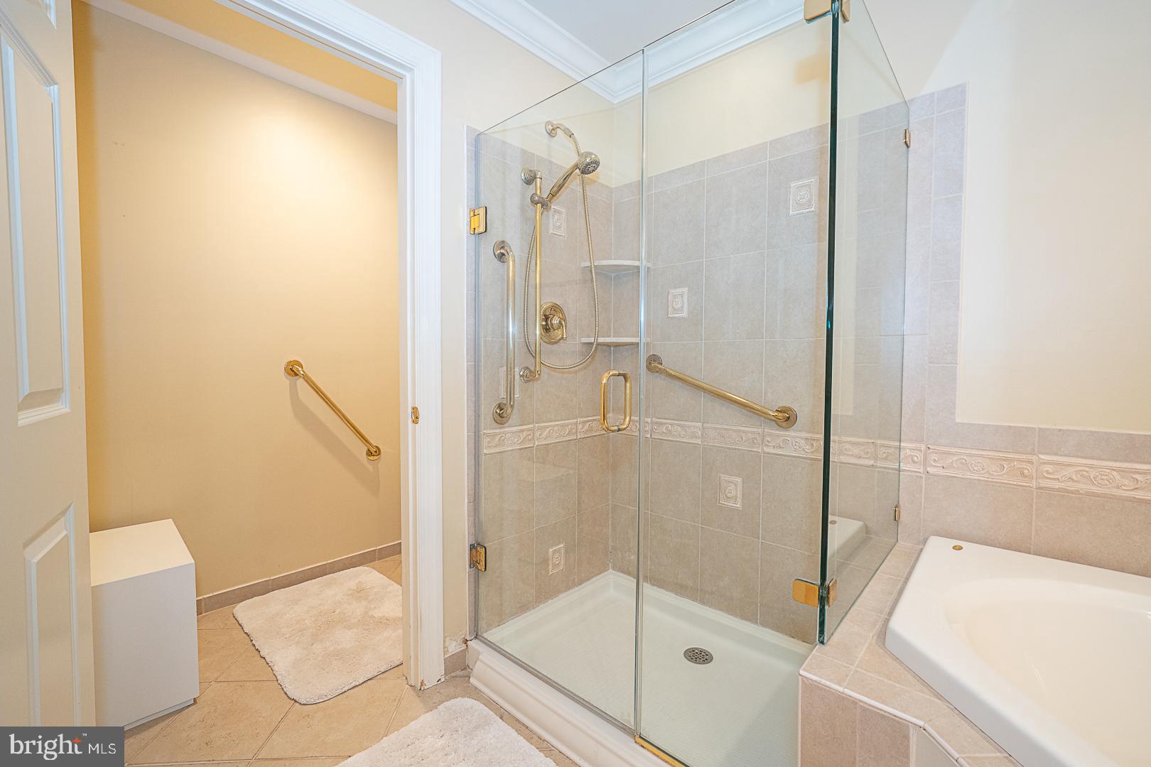 CHERRY CREEK - Residential