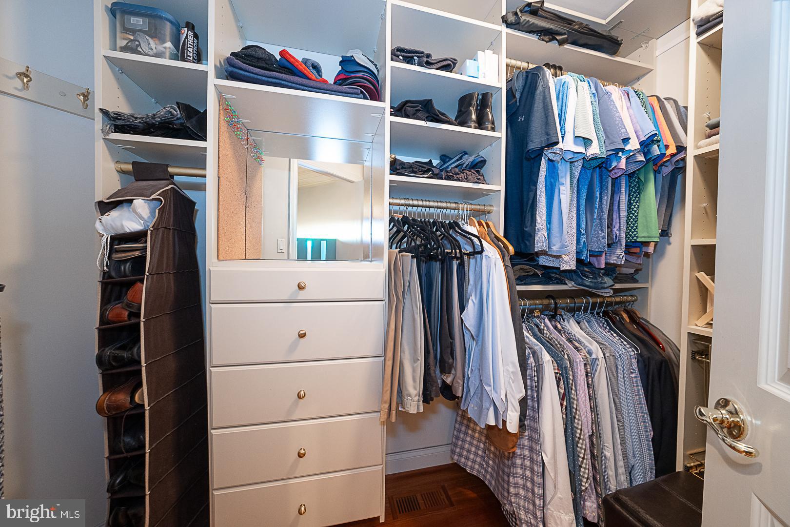 CHERRY CREEK - Residential