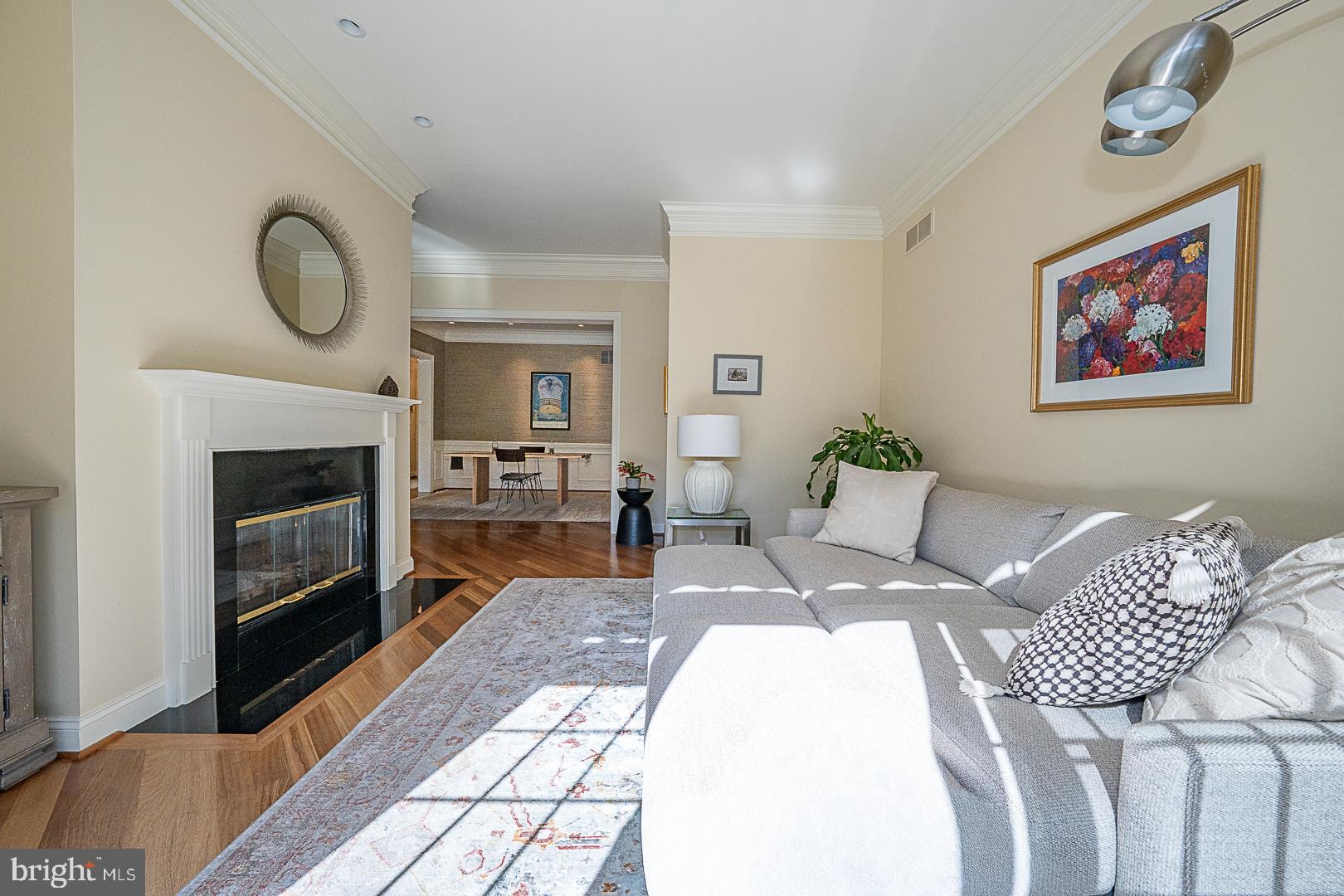 CHERRY CREEK - Residential